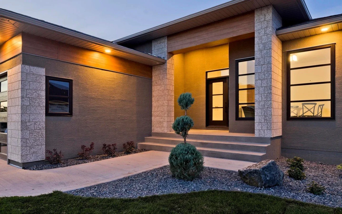 Exterior lights add safety, function, and curb appeal to the outside of your home. They improve visibility, increase safety, and highlight the features that make your home feel warm and inviting after dark. ⁠
⁠
We love the vibe these warm exterior li