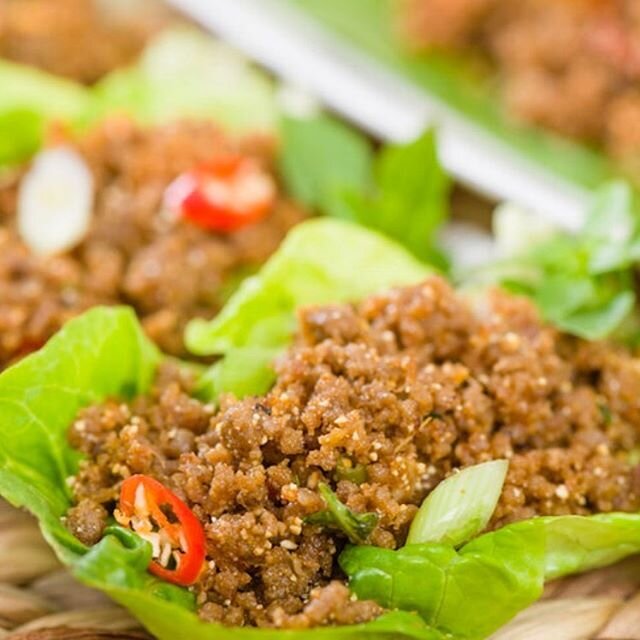 It is patio season! Give these Thai Lemongrass &amp; Lime Lettuce Wraps a try. Best made with grass fed ground beef! Ground beef orders are available this week. Find the full recipe on our website
&bull;link in bio&bull; 
#grassfedbeef #patioseason #