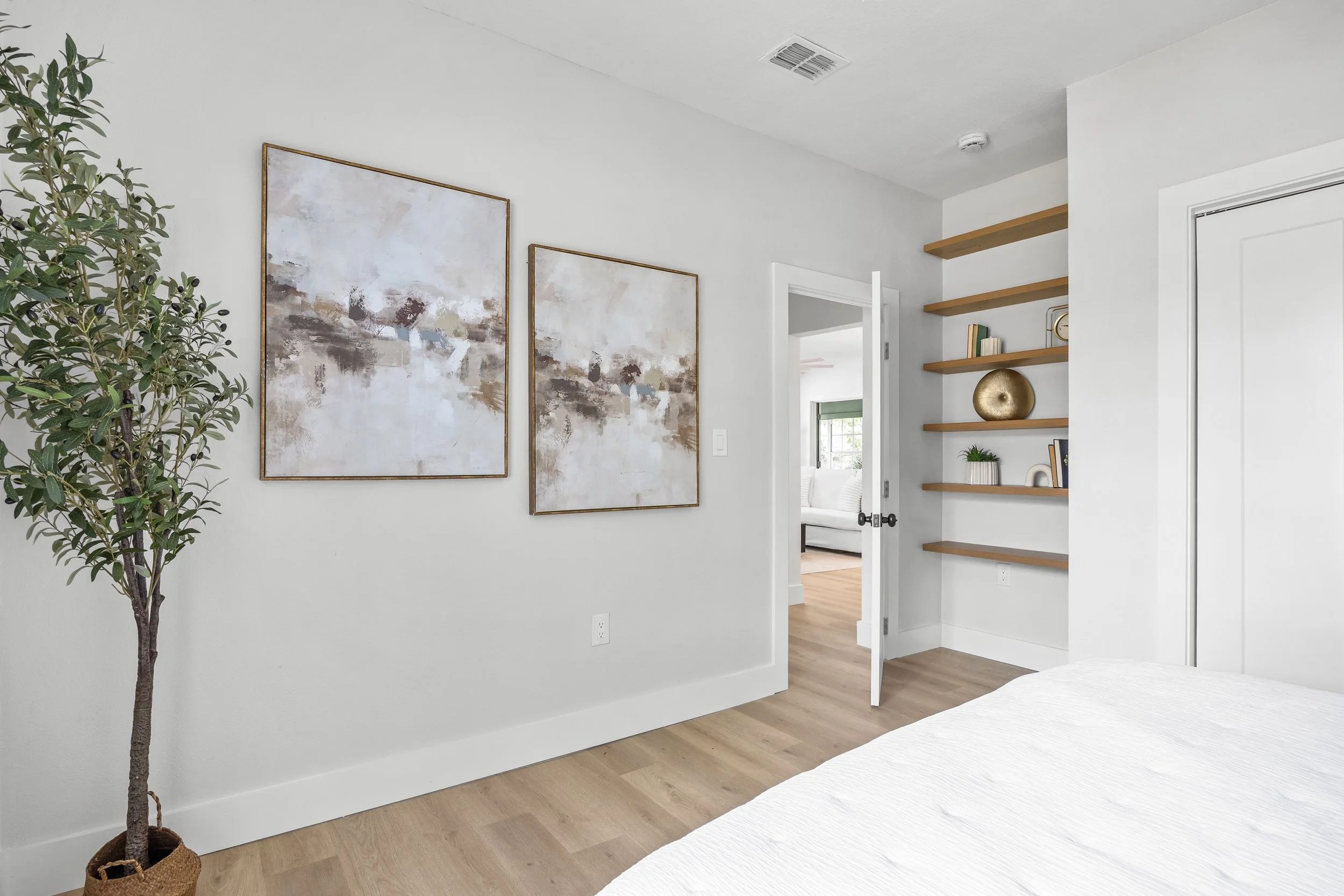 Web - 6810 N Branch Ave - Tack Sharp Media -28.jpg