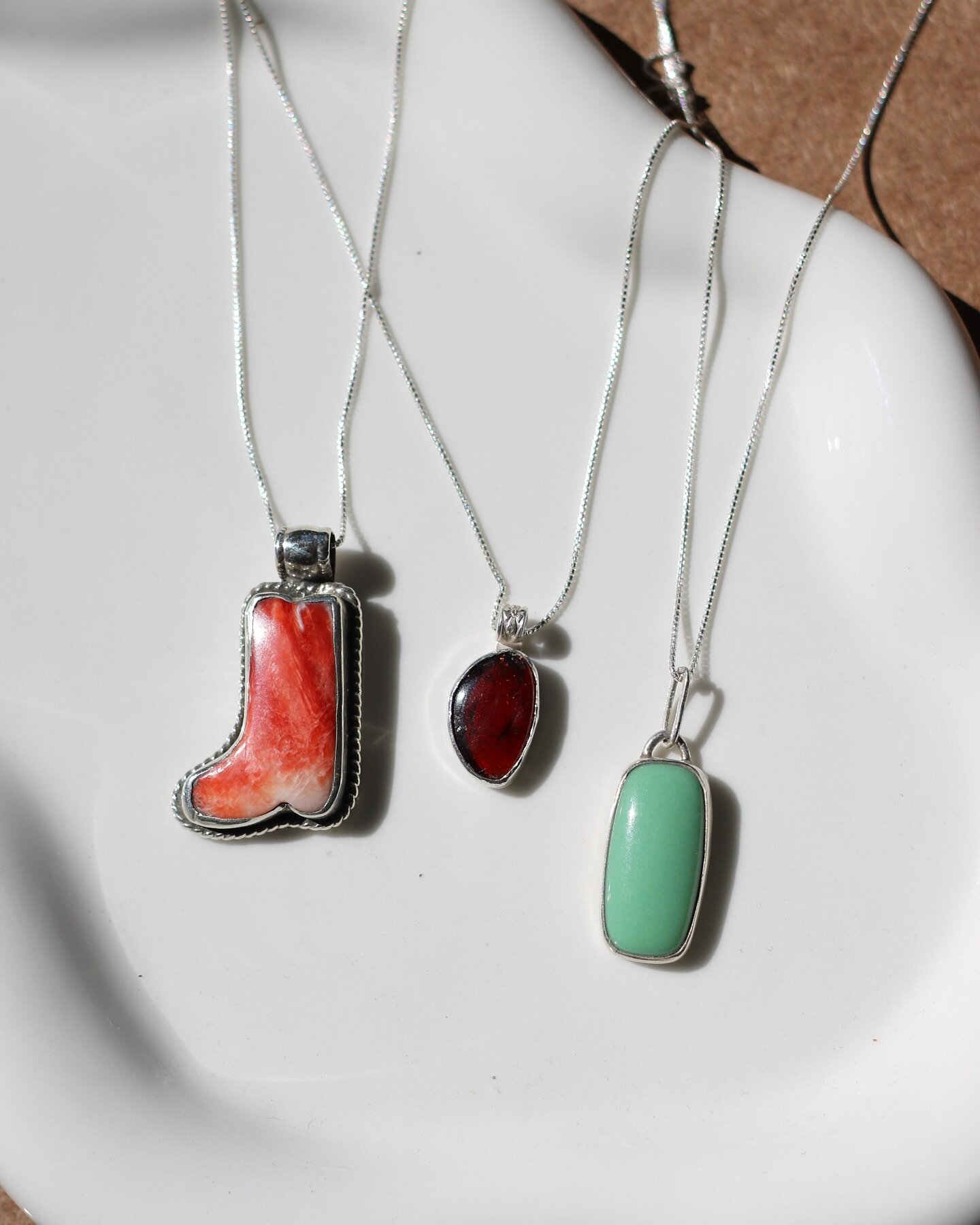 did you know that you can make pendants in the workshop?! we may be known best for our rings, but a handmade necklace is a must-have too! fully customizable &amp; crafted by you, it&rsquo;ll be your new everyday wear 🌟🔨🧑&zwj;🏭