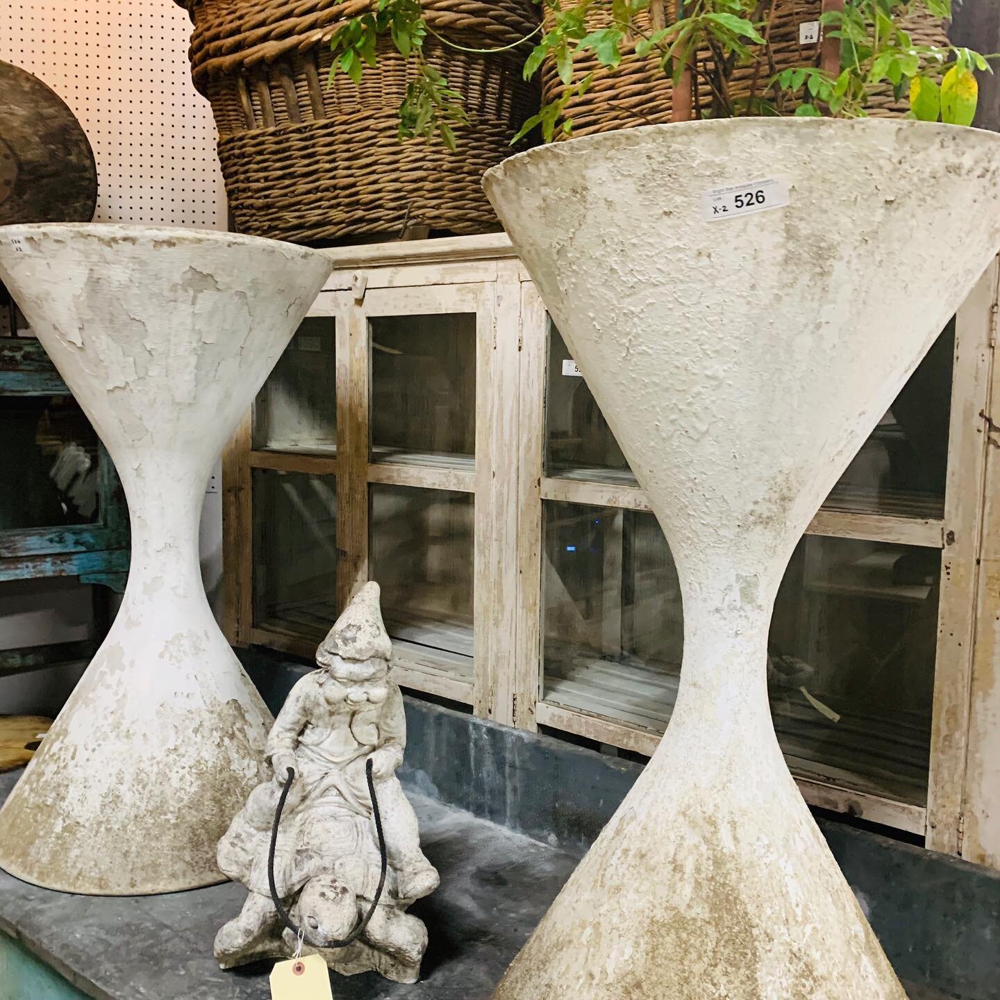 We have those garden urns and planters you&rsquo;ve been looking for 💁&zwj;♂️ 3500 lots in our upcoming auction Aug 27-29 
www.brightstarantiques.com #gardening #garden #mcm #gardens #gardenlife #european #france #patina #brightstarantiques #roundto