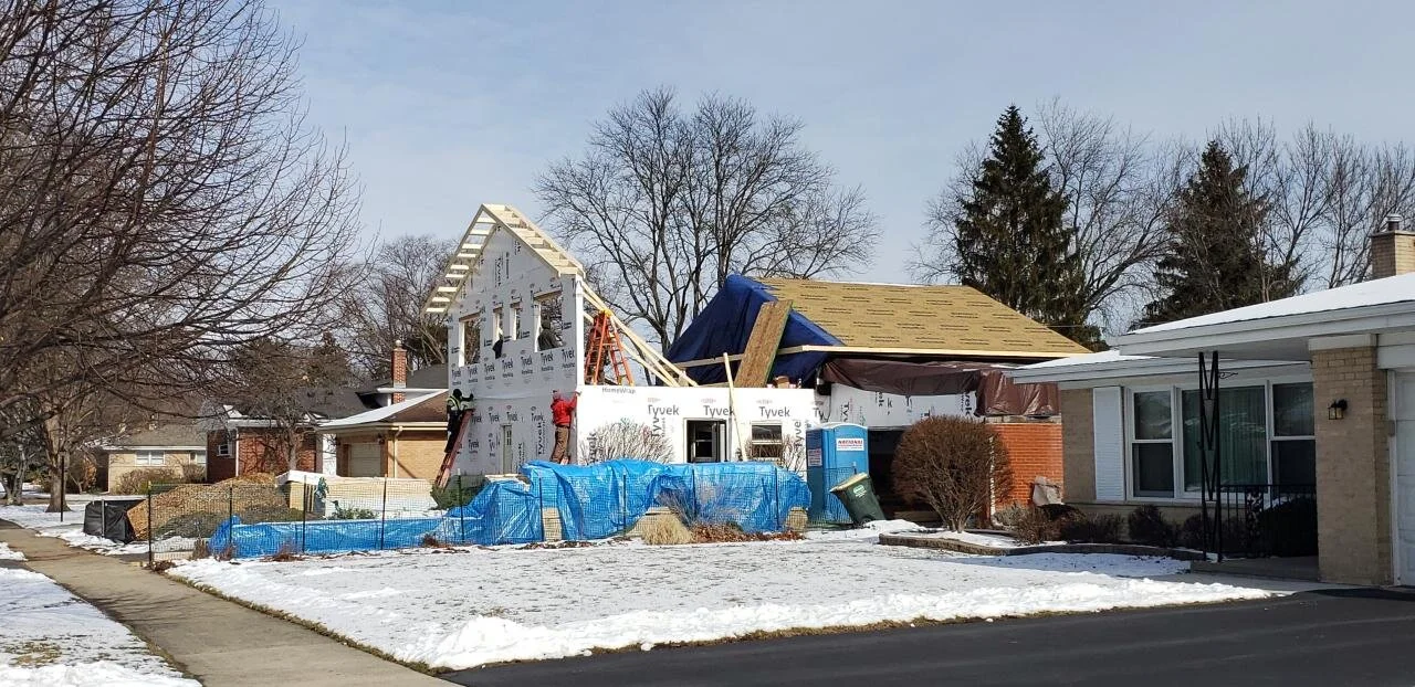 Up goes the new top floor…