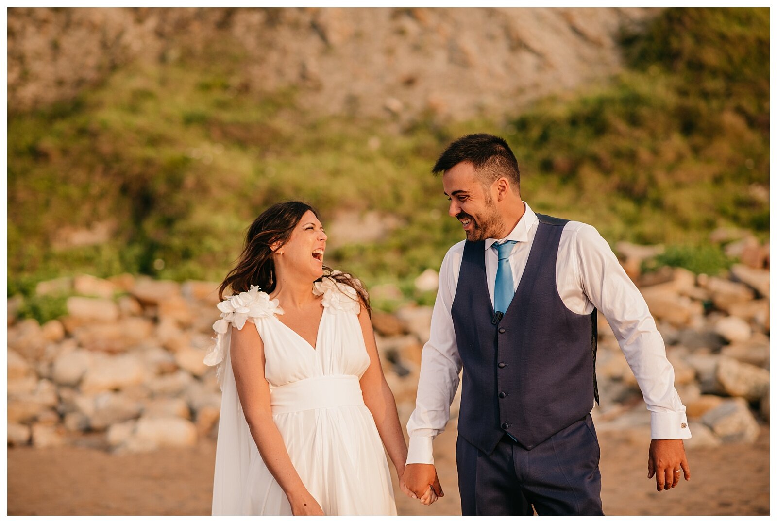 Postboda en la playa fotografo bodas gipuzkoa ezkontza argazkilaria bodas mondragon bergara eskoriatza donosti vitoria zumarraga eibar oñate ezkontzak oñati arrasate  (37).jpg