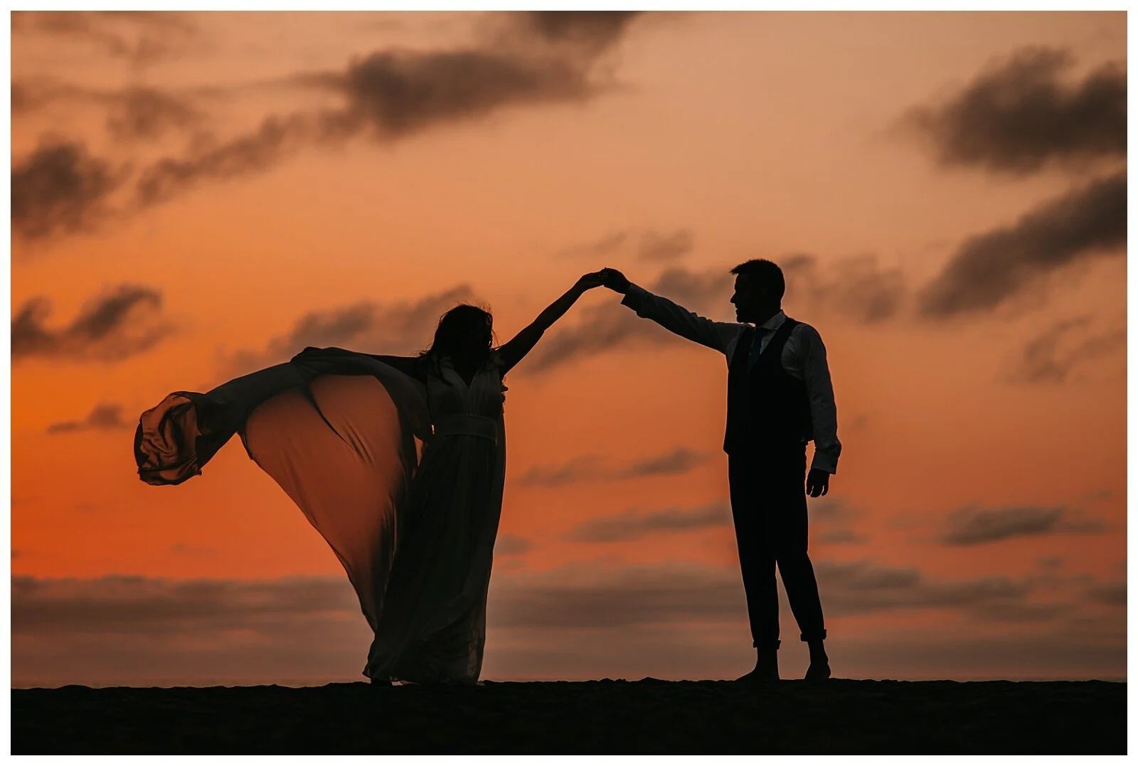 Postboda en la playa fotografo bodas gipuzkoa ezkontza argazkilaria bodas mondragon bergara eskoriatza donosti vitoria zumarraga eibar oñate ezkontzak oñati arrasate  (53).jpg