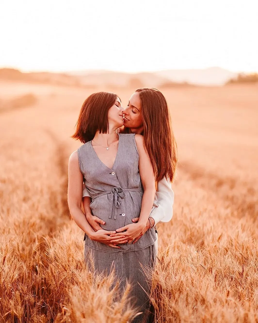 Irati + Paula. 🌾🌾🌾🤰🏻
Zelako pozgarria den nire bikoteen eboluzioa ikustea. Bikote zoragarria hau pasa den urtean ezkondu zen eta orain euren haurdunaldian argazkiak ateratzea tokatu zait. Mila esker denagatik Irati eta Paula 🤗🤗🤗.
Que bonito