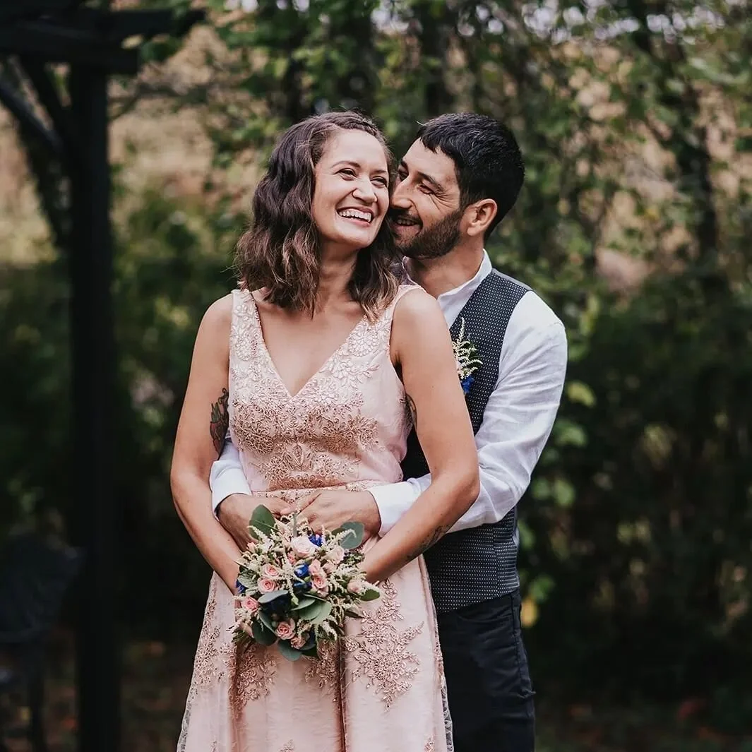 A pesar de que tener que atrasar dos veces la boda por la pandemia, la espera mereció la pena. Zorionak bikote!! 🤵👰‍♀️
💐 @buartloradenda 
💇‍♀️@allureestilistak 
👠@lobe.spain 
🤵@sastreriamujika 
🍽️@belaustegibaserria 
.
.
#ezkon