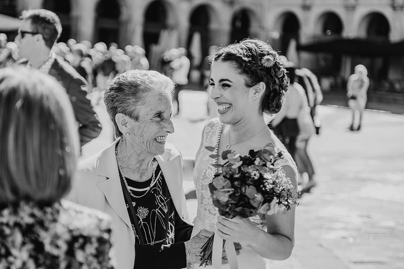 Las abuelas son fuentes de sabidur&iacute;a y amor. 

#bodasalava #fotografodebodasalava #ezkontzaargazkilaria #ezkontzaargazkilaria #fotografodebodas #weddingphotography