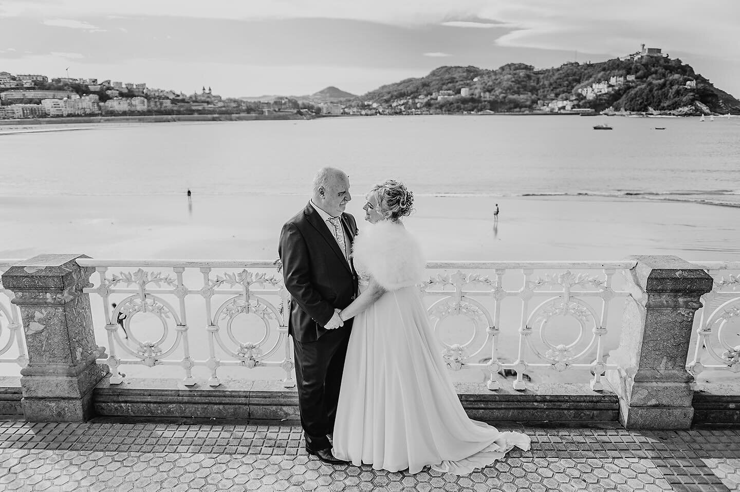 Nunca es tarde para celebrar el amor

#destinationweddingsansebastian #weddingsansebastian #fotografodebodassansebastian #ezkontzakgipuzkoa #ezkontzak #fotografodebodasgipuzkoa #fotografodebodasalava