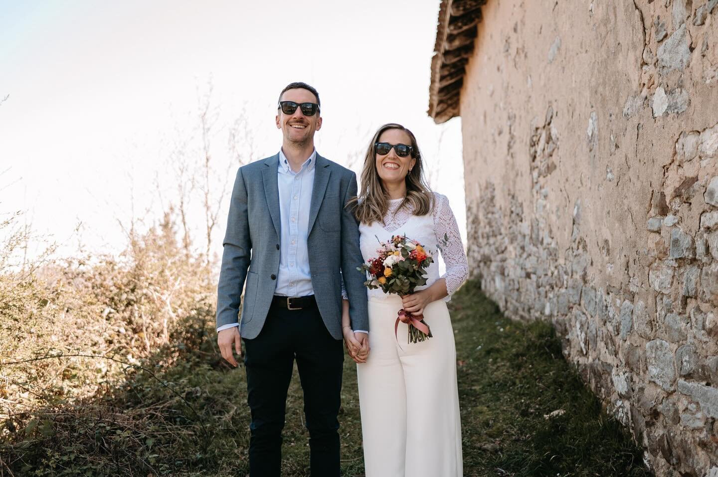 Ellos son Julen y Olatz, una pareja encantadora que decidi&oacute; hacer una boda &iacute;ntima con la familia y me escribi&oacute; unas semanas antes para contratarme. Aunque la mayor&iacute;a de bodas vienen con mucha antelaci&oacute;n, me encanta 