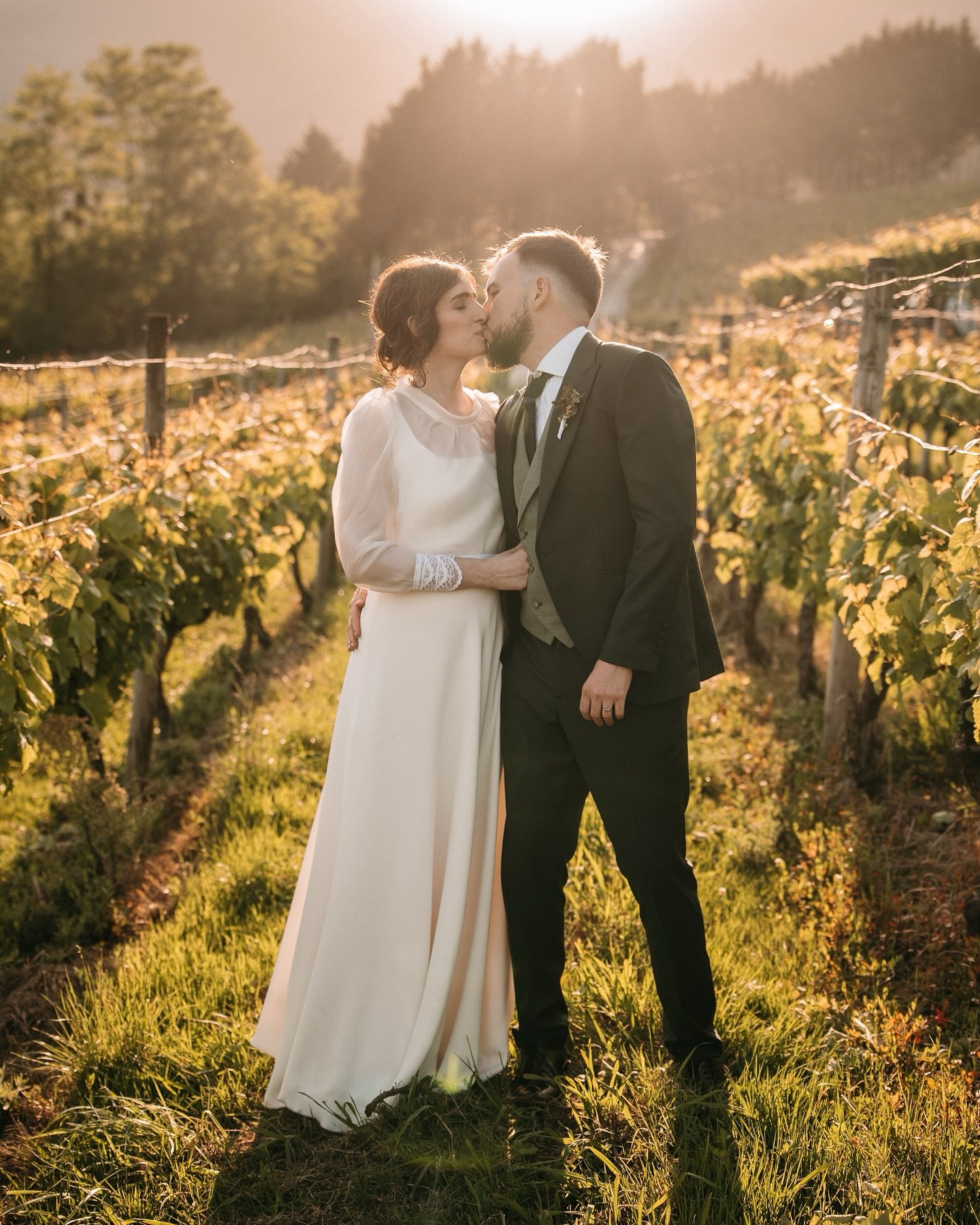 Este s&aacute;bado disfrutamos de otro gran d&iacute;a en el que Larraitz y Ander celebraron su boda. El escenario fueron los incre&iacute;bles vi&ntilde;edos de Sutan.

Larunbat honetan Larraitz eta Anderrek euren ezkontza ospatu zuten beste egun ha