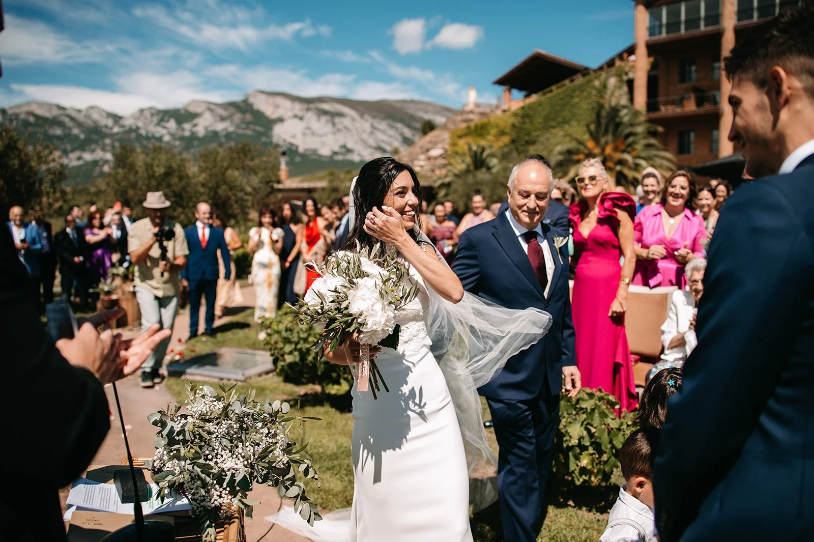 boda-exterior-vinedos-eguren-ugarte-rioja-alavesa10.jpg