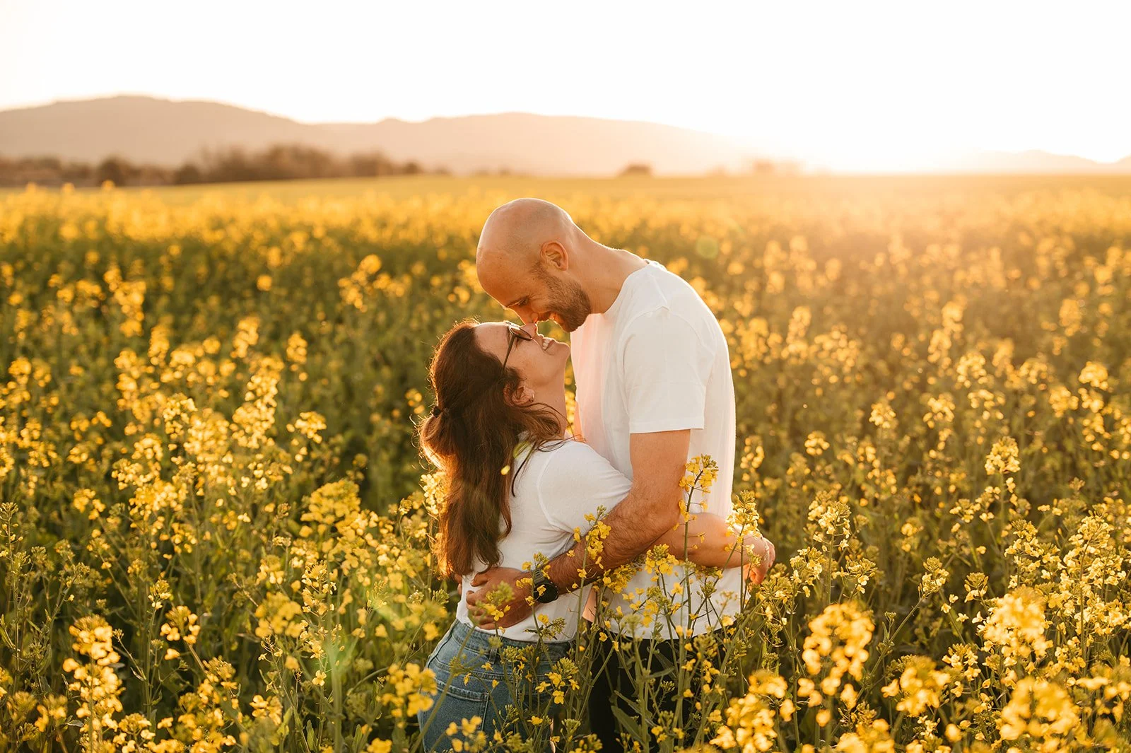 Preboda en los campos de Colza