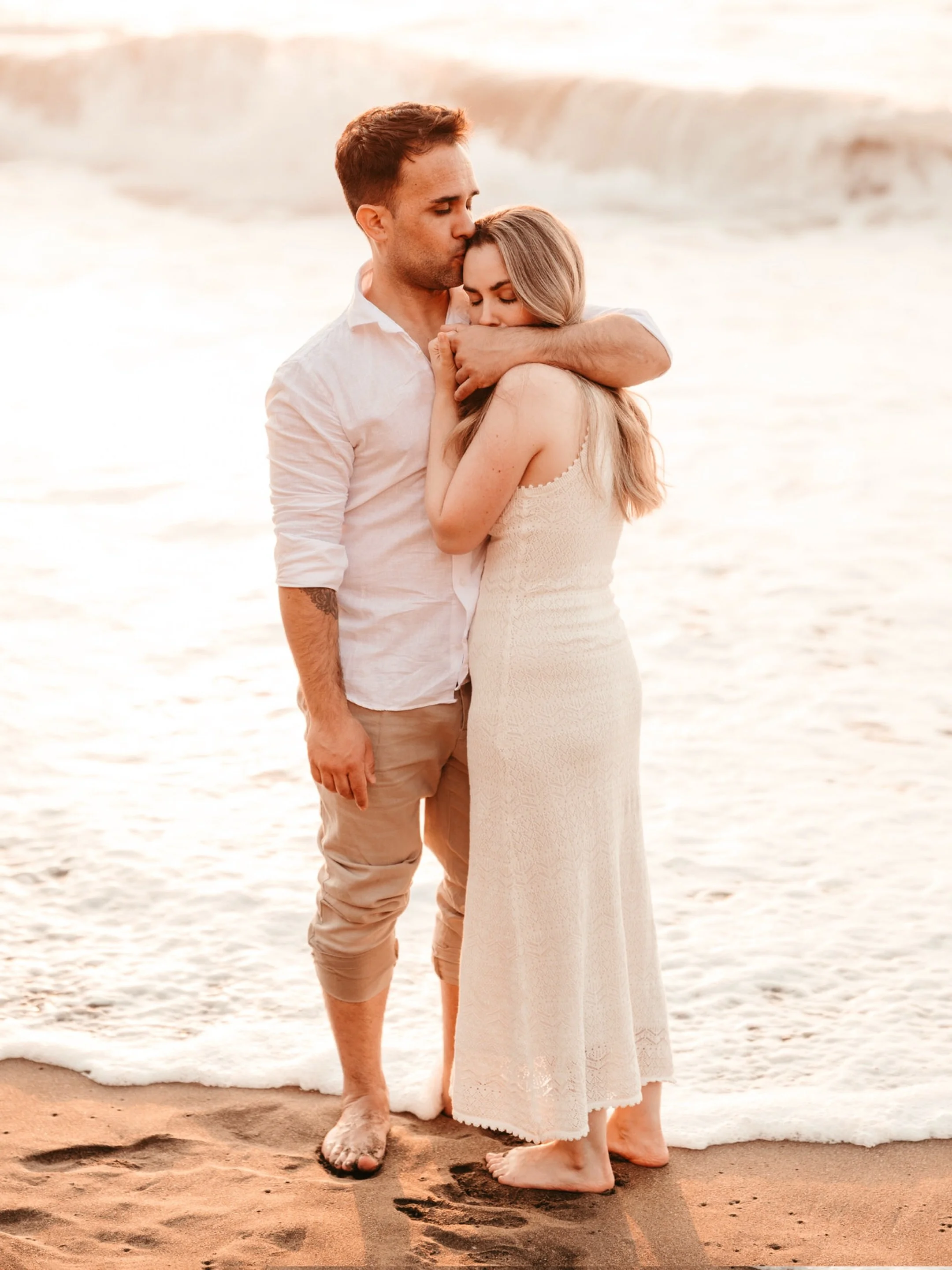 Las prebodas en la playa al atardecer son una de mis sesiones favoritas. Gracias Yera &amp; Iv&aacute;n por haber hecho que todo con vosotros fuera tan f&aacute;cil 🤗🤗🤗🤗.