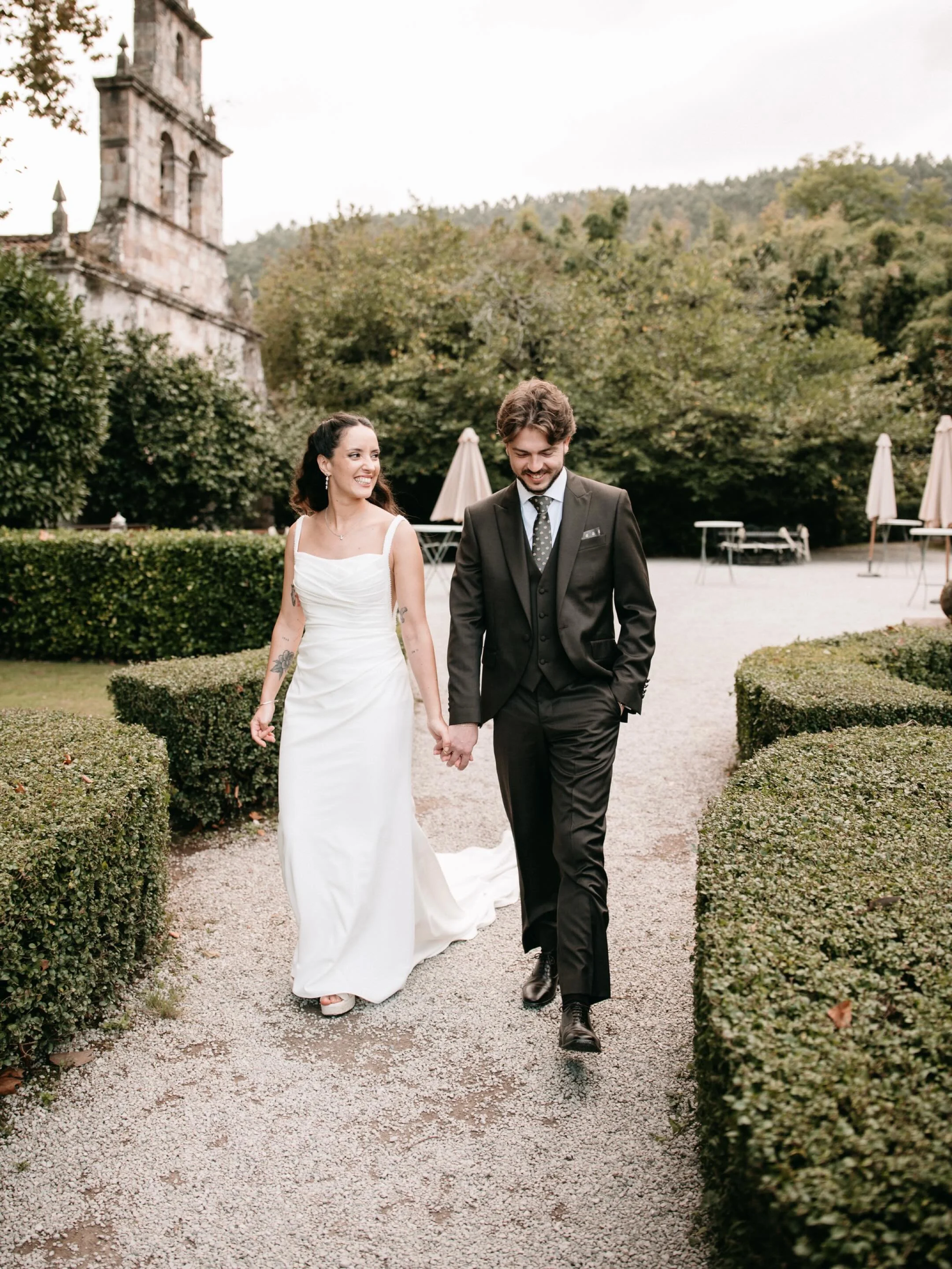 Bea &amp; Isaac. Este viernes vivimos una boda incre&iacute;ble, de esas que perduran en la memoria. Y es que @fincadesanjuan es un lugar maravilloso, situado en el coraz&oacute;n de Cantabria, ideal para hacer una boda &uacute;nica. Si a ello le sum