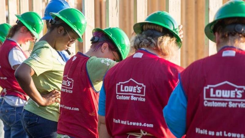 lowes-supports-habitat-for-humanity_0.jpg