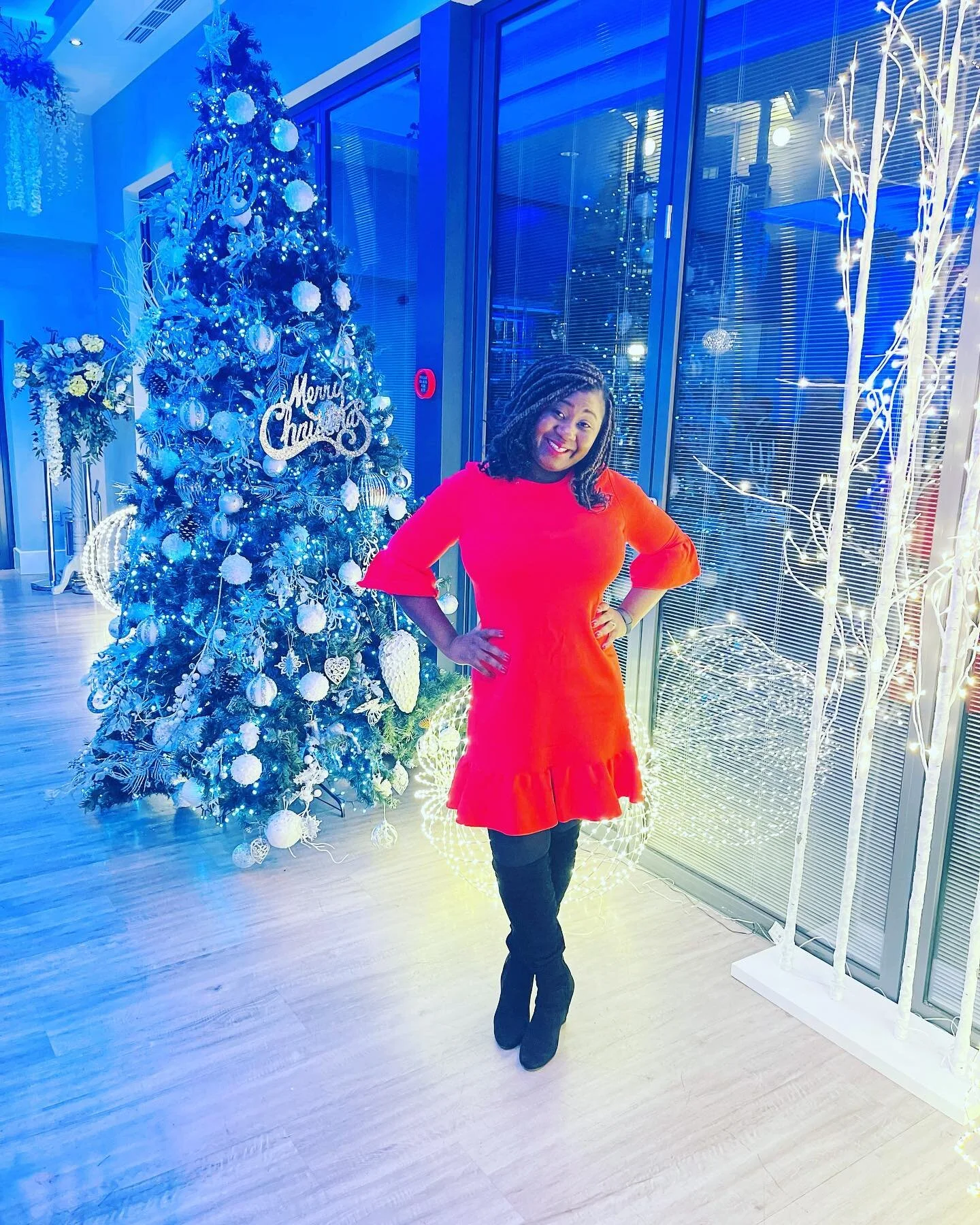 It&rsquo;s the most wonderful time of the year. 

From the numerous Christmas Parties, to wrapping up presents 🎁, to cuddling on the sofa with the babies and planning for Christmas dinner with the family are some of the things I love about the seaso