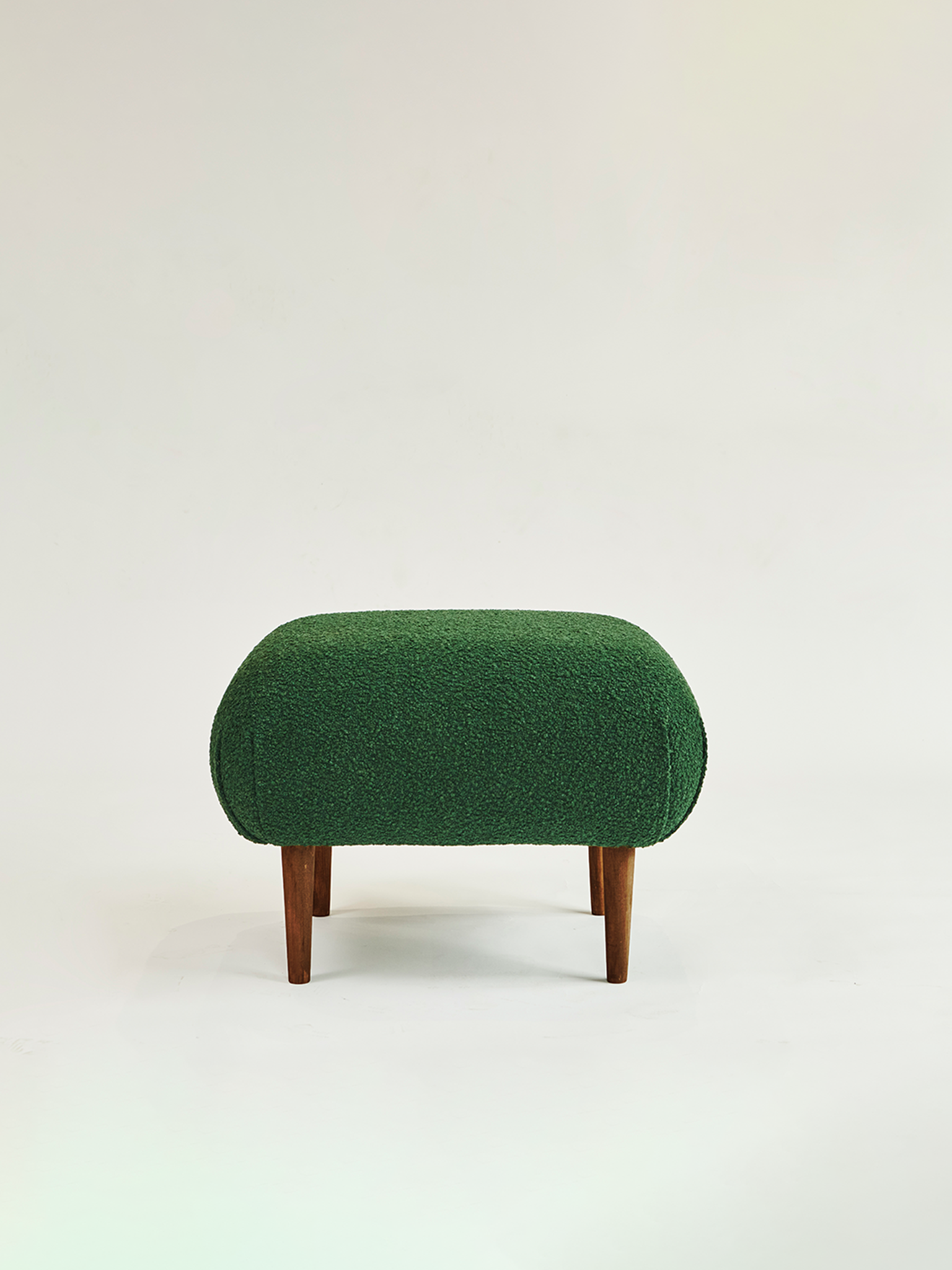 Lawrence chair ottoman 4.png