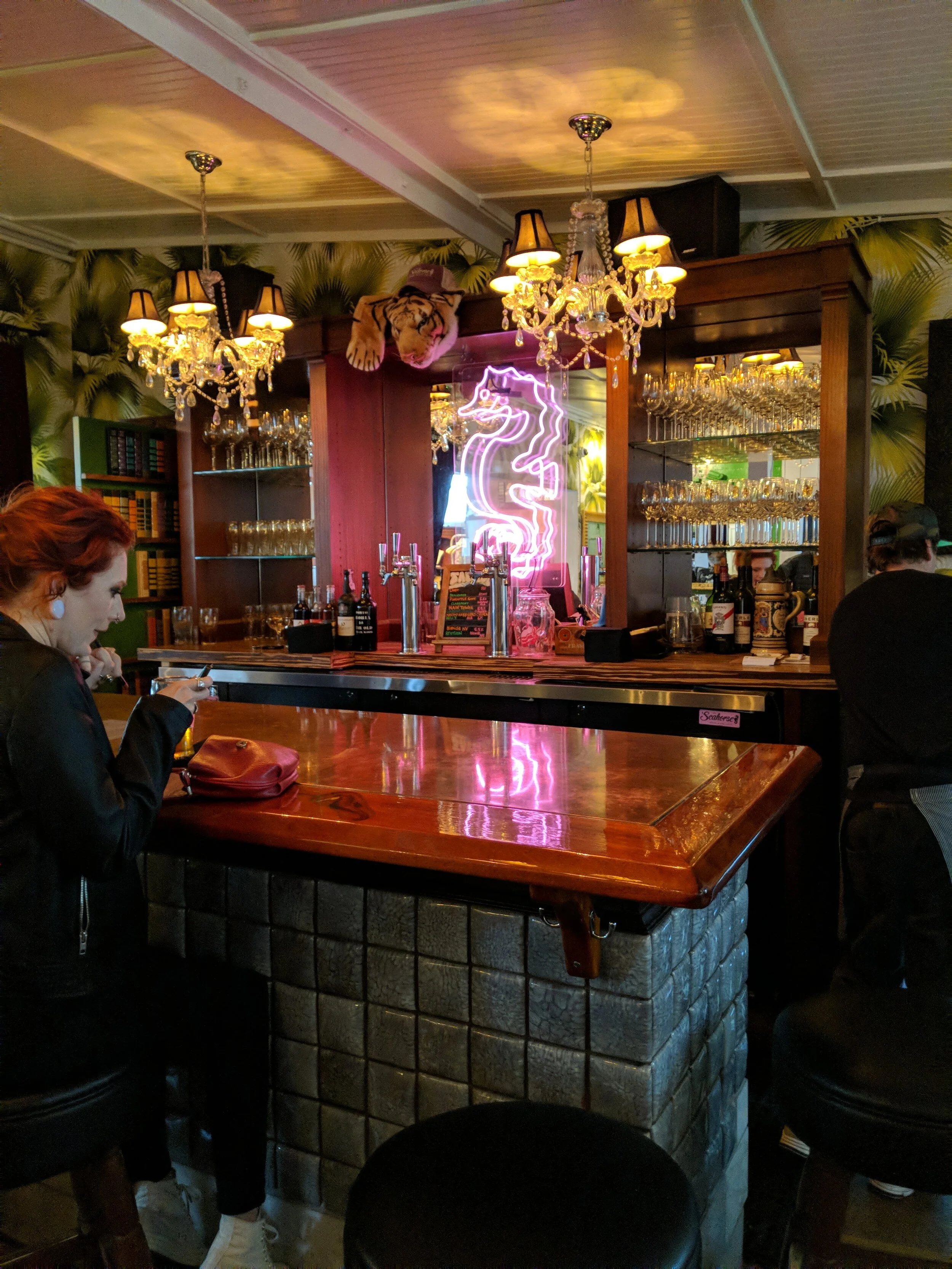The Seahorse Bar at Pearl Street General