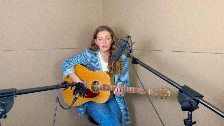 snippet of a live session of a new original &ldquo;Weightless&rdquo; 
@johnny_vitale_ recording engineer
@megriegs on those visuals 
@cameronmlevy @butterbill writing buds