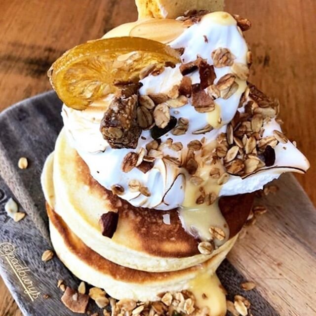 Saturday&rsquo;s stack @padburys
Tag your friends that need to eat this. 
#urbanlistper #perthisok #pancakes #stack #lemoncurd #meringue #dinein #breakfast #brunch #lunch #weekend #gotoguidford #swanvalley #love 📸 @khhthebananalady