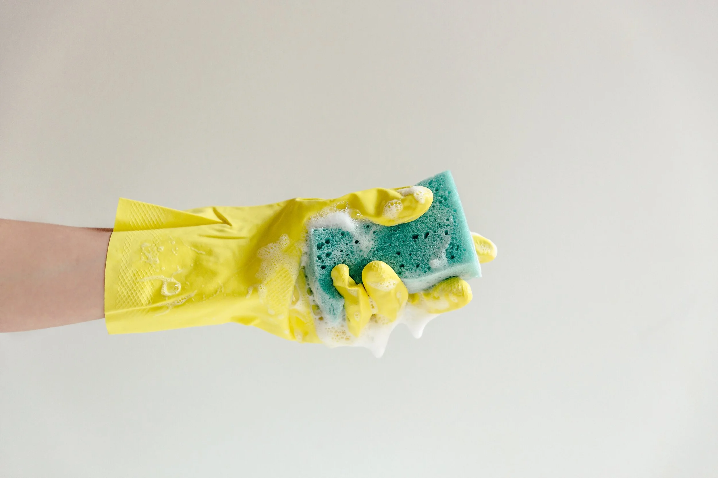 yellow-glove-and-blue-sudsy-sponge.jpg