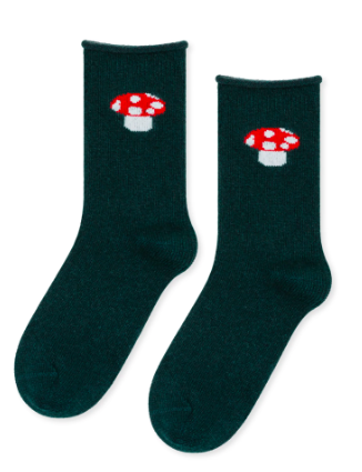 Red Cap Cashmere Crew in Hunter Green