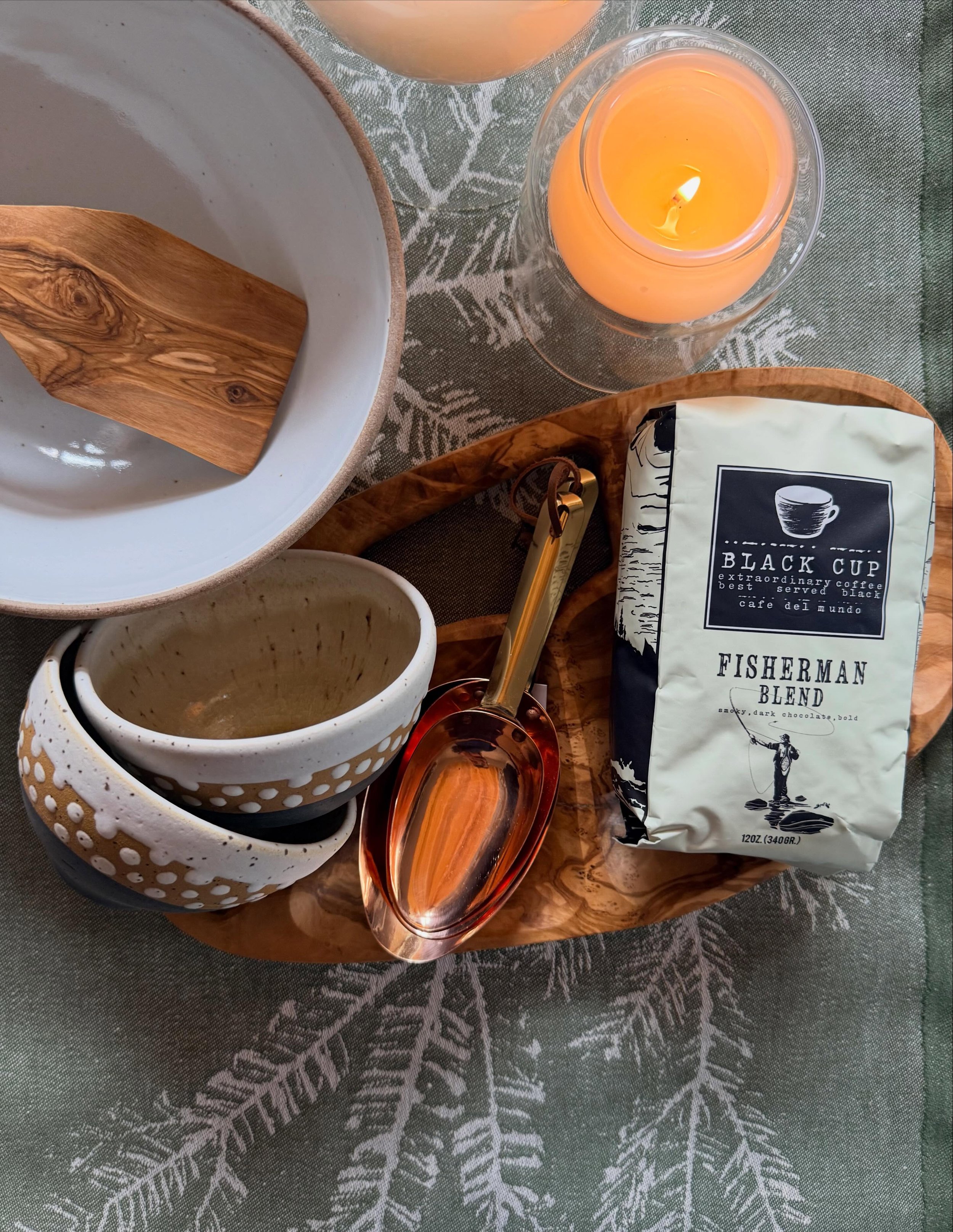 These Sunday mornings are for slow savoring. Enjoy the slow and quiet days before the holidays begin.
We will be closing at 4pm today to start our holiday preparations and we will reopen on Thursday November 5th.