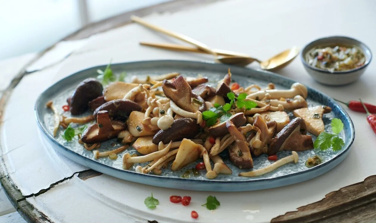Asian%2BMushrooms%2B-%2Blower%2Bres.jpg
