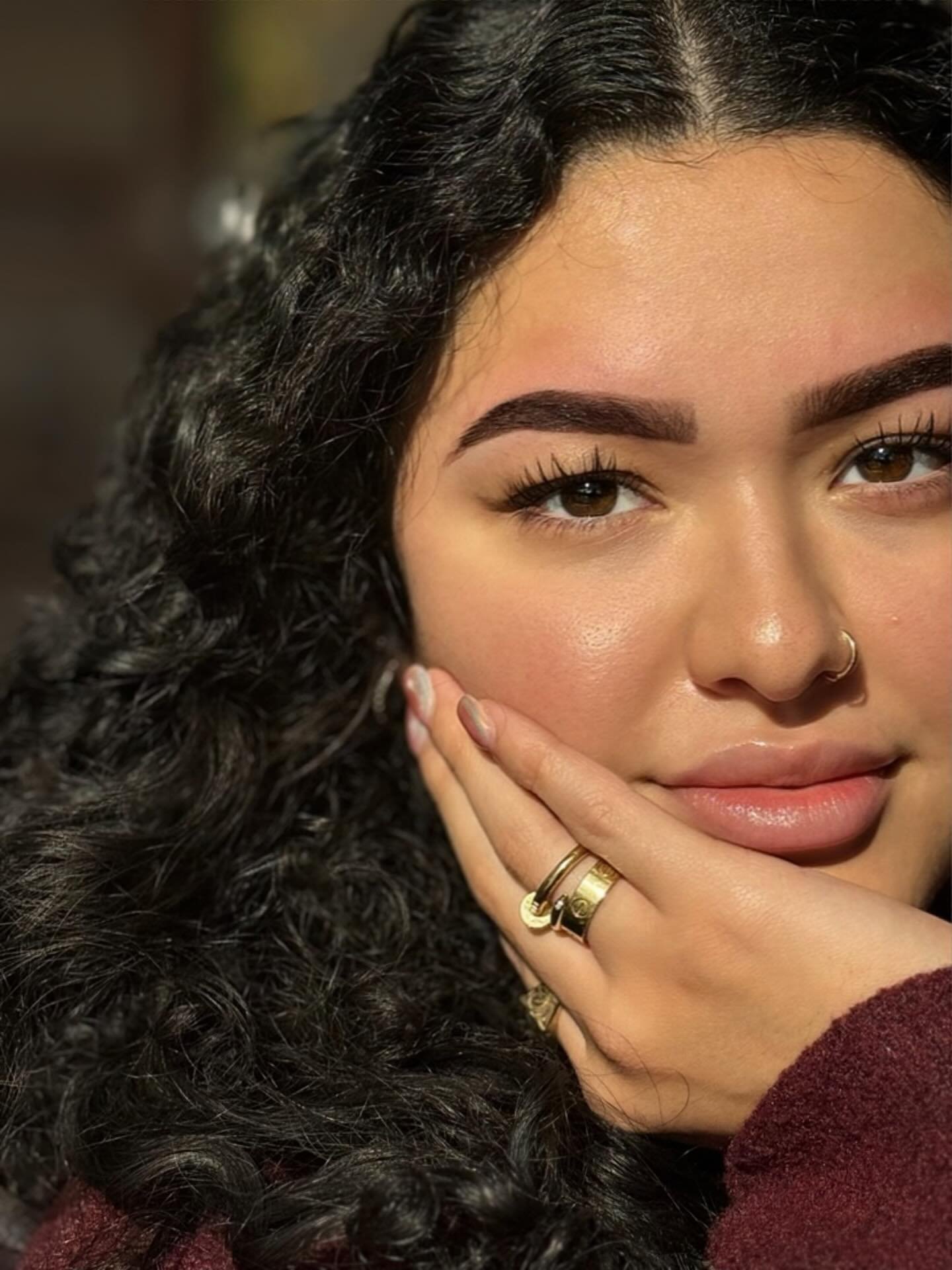 brows and lashes lifted and full for this holiday SZN✨🎄

book all you skin : brows: lashes: teeth whitening: and more for this holiday w/ @natasha.nativemane 💋