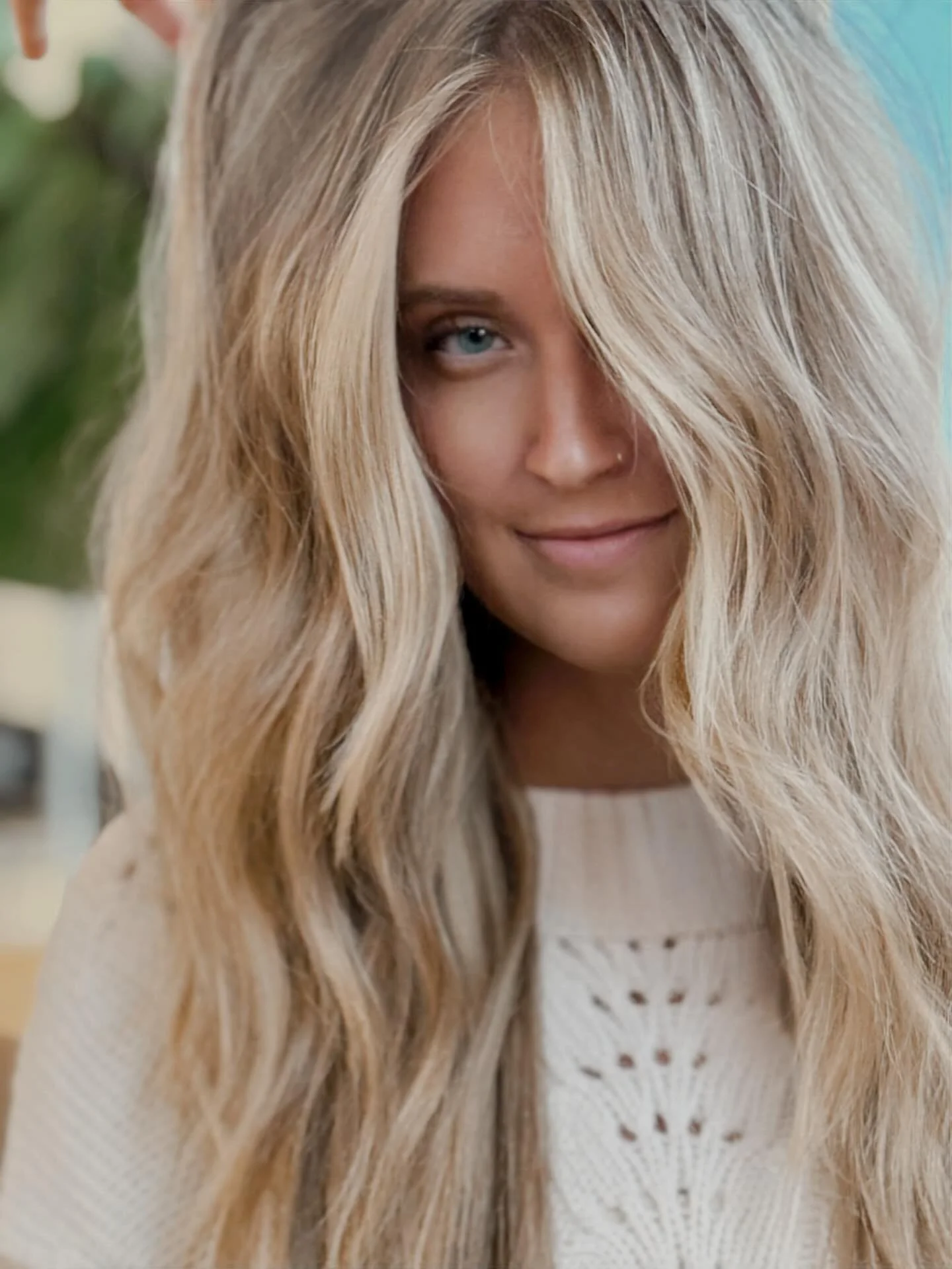 when a face frame foil brings the blonde back to magiccccc✨we love the motto sometimes less is more and this is defff MOREEEE🌹

mane muse: @linnny.nativemane