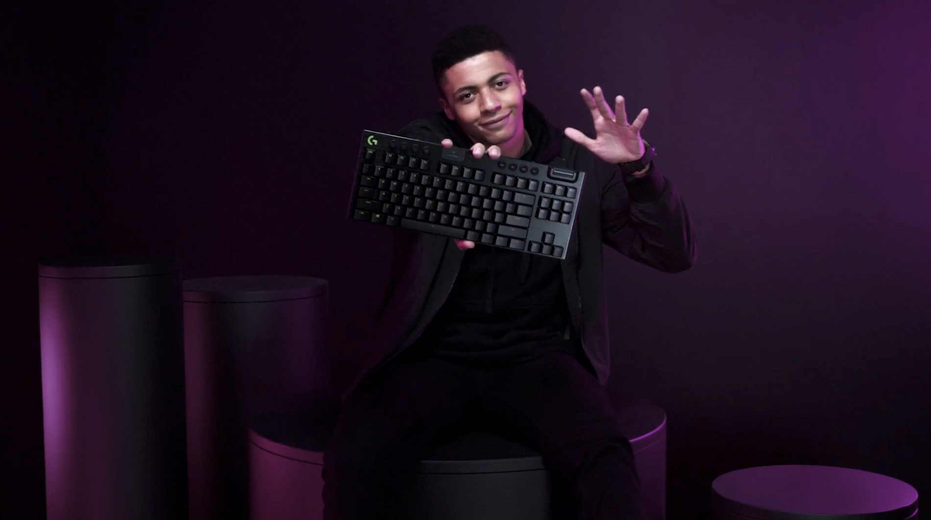 Logitech "Play Your Way Hybrid"