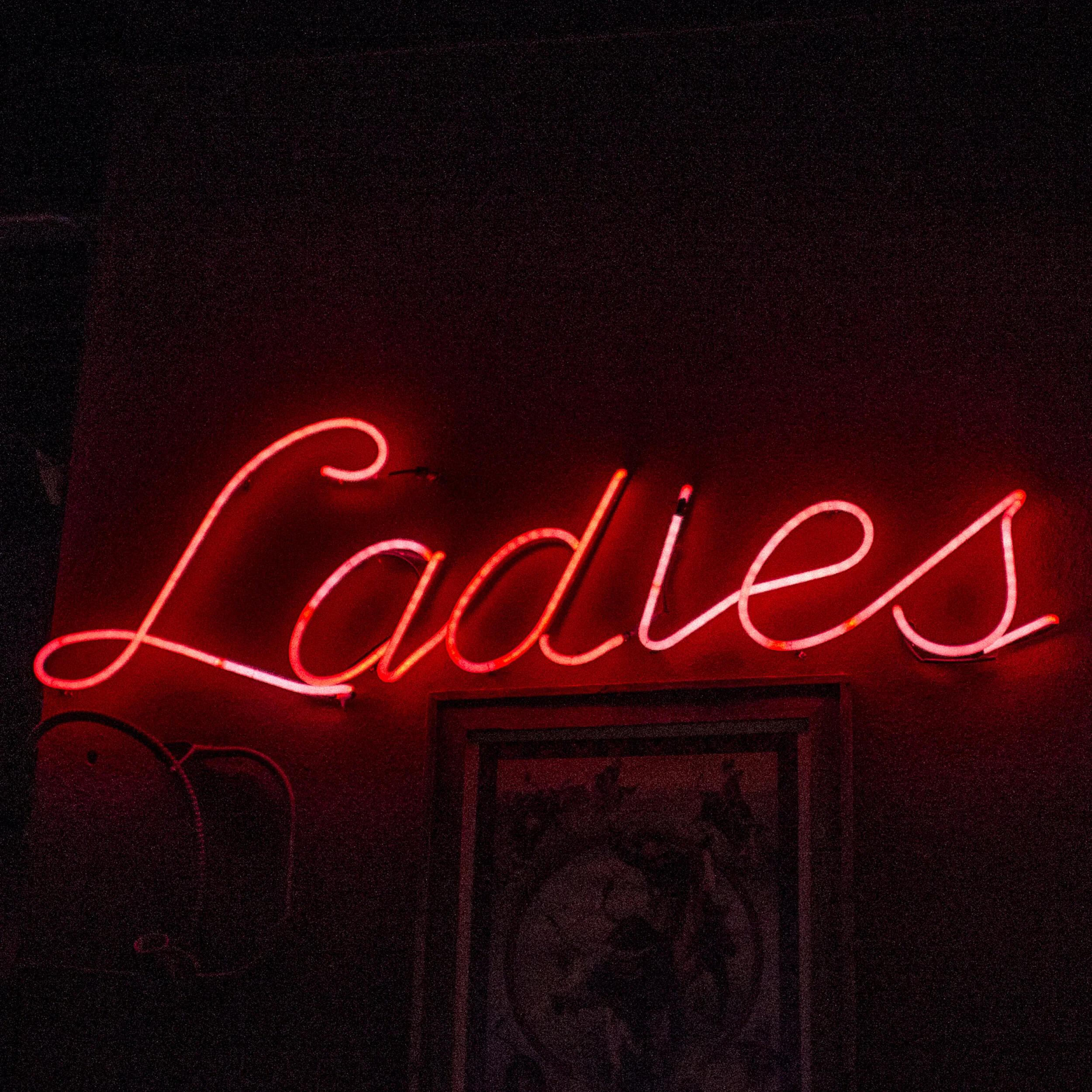 LADIES SQUARE_JESSICALINDSAY.jpg