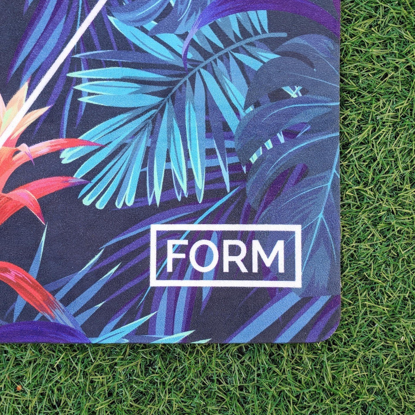 Weekend views that make us smile: the colours on our Tropic mat 🌺 😍⁠
⁠
Are you ready for a trip to paradise? Just unroll the mat and flow on your personal Eden 🏝️⁠
⁠
#yoga #yogamat #fitness #sustainablemat #recyclable #recycled #yogagram #yogatime