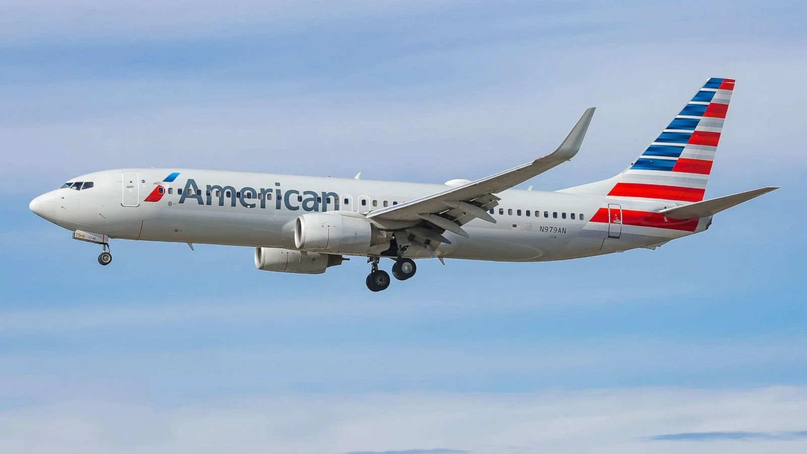 Envoy Air to offer pilots triple pay in July as they continue their