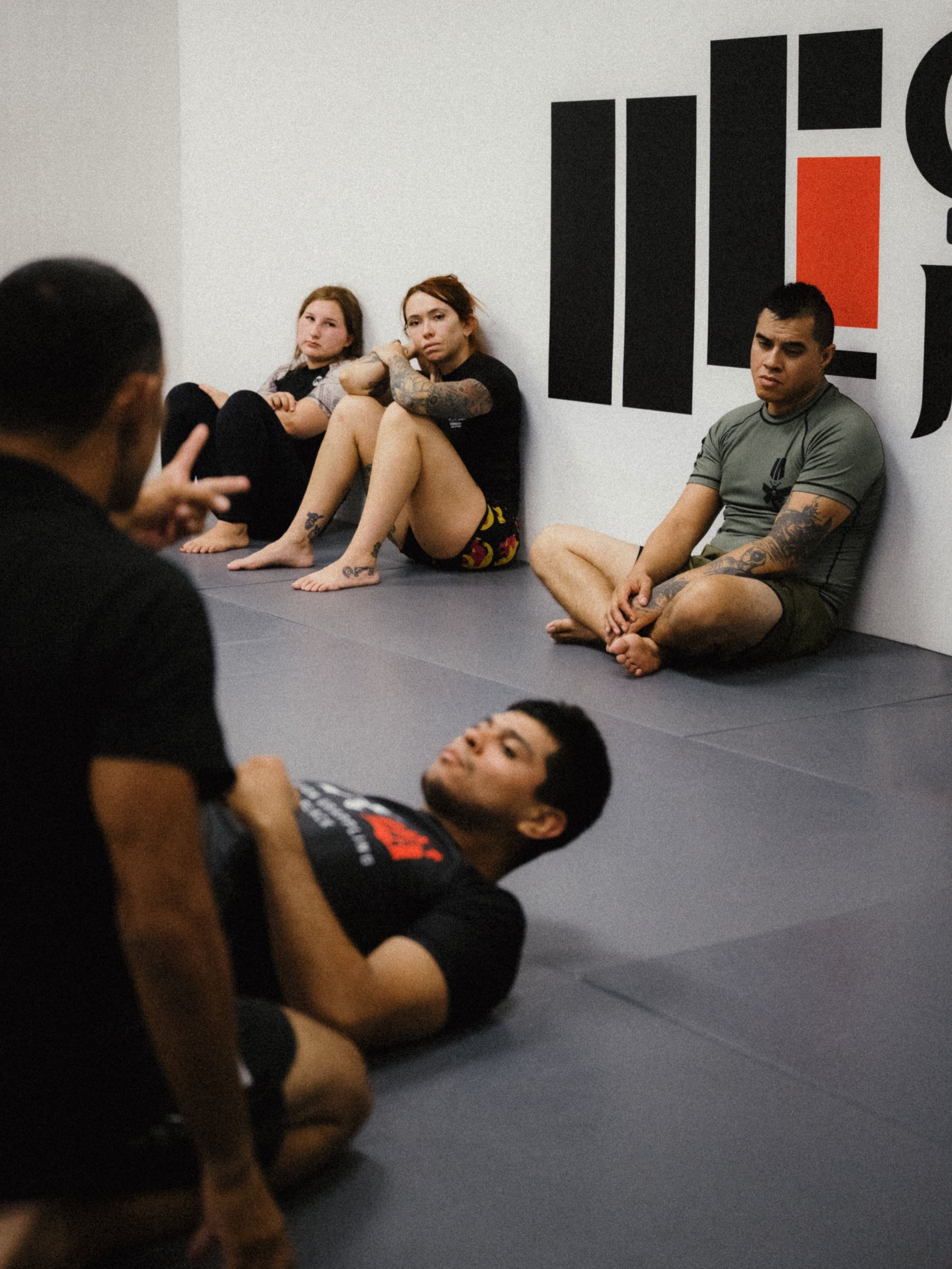 No Gi Sessions every Tuesday and Thursday at 730pm

#nogi #carpiojiujitsu #jiujitsu #longbeach #moyabrand