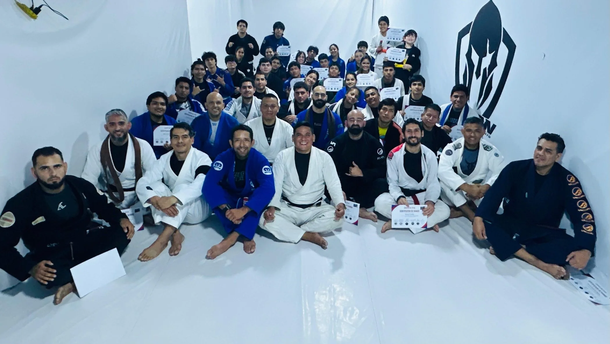 Felicitaciones a todos los alumnos graduados y promovidos a sus respectivos cinturones en esta graduaci&oacute;n 2026-2.  Espero verlos a todos nuevamente en Marzo para seguir trabajando y aprendiendo de cada uno. 

Un agradecimiento especial a las e