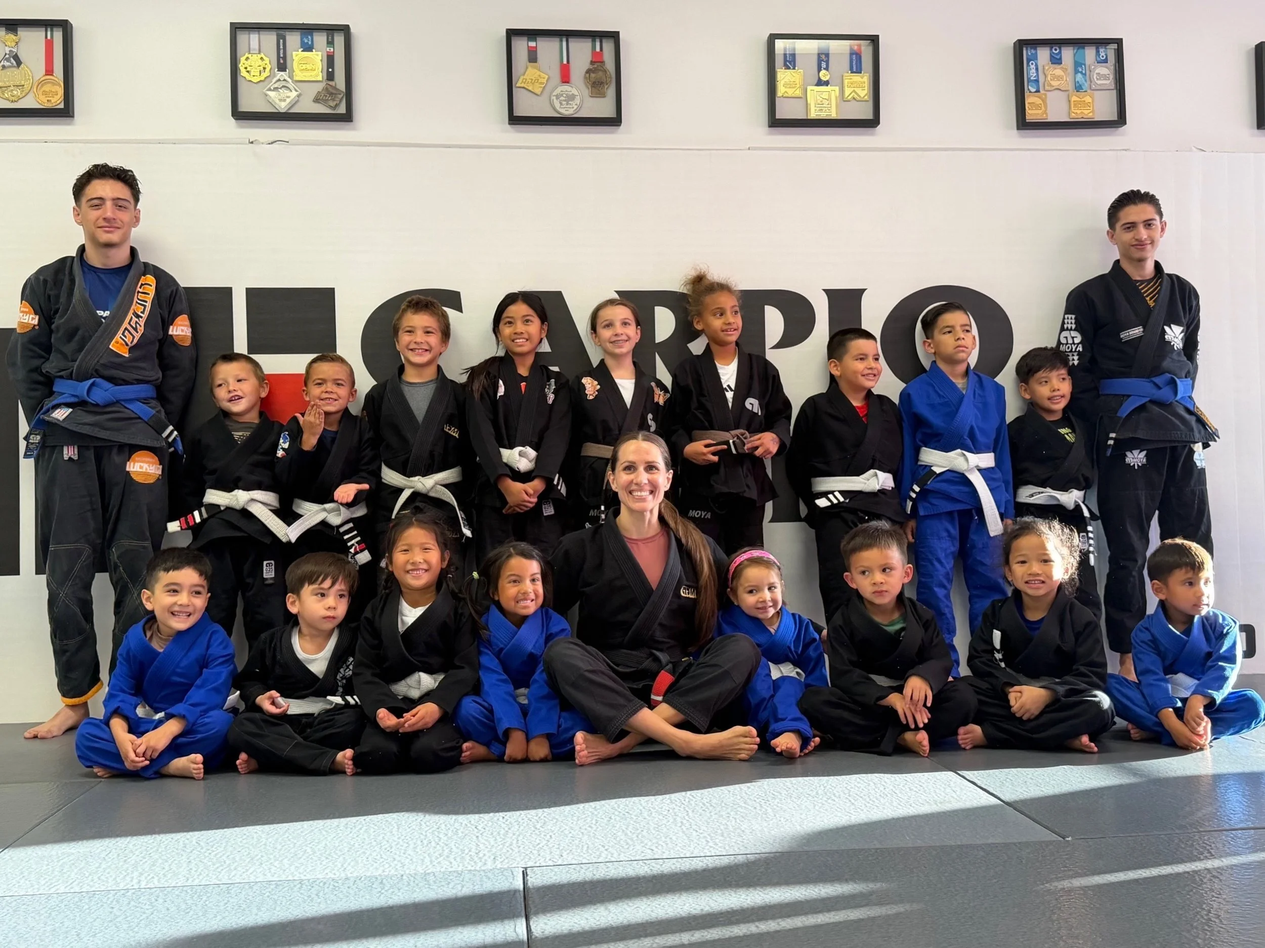 Congratulations to all of our newly promoted students! Keep learning, keep having fun, and keep showing up.
Oss 🥋 🙇🏽&zwj;♂️

#carpiojiujitsu #longbeach #jiujitsu #bjj #kidsjiujitsu