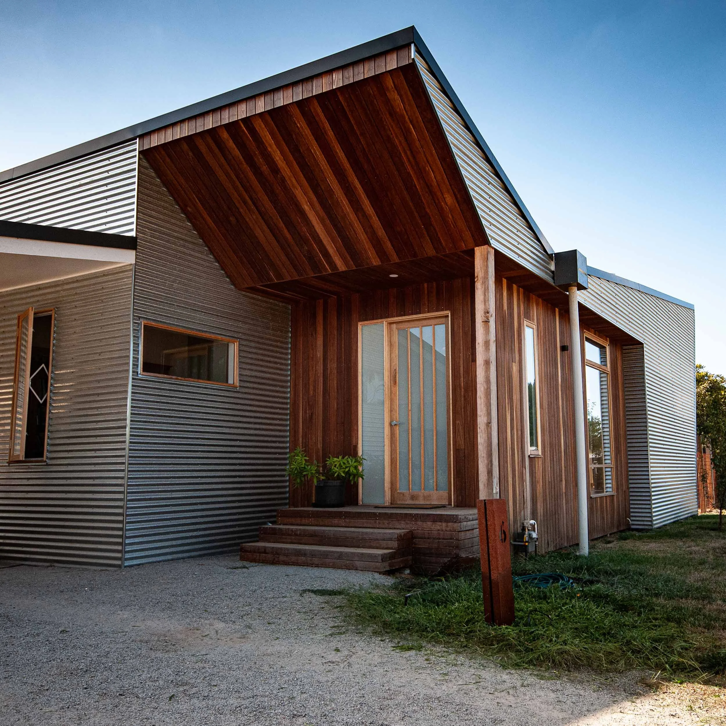 MRA-dunsford-recycled-house-untitled-5614.jpg