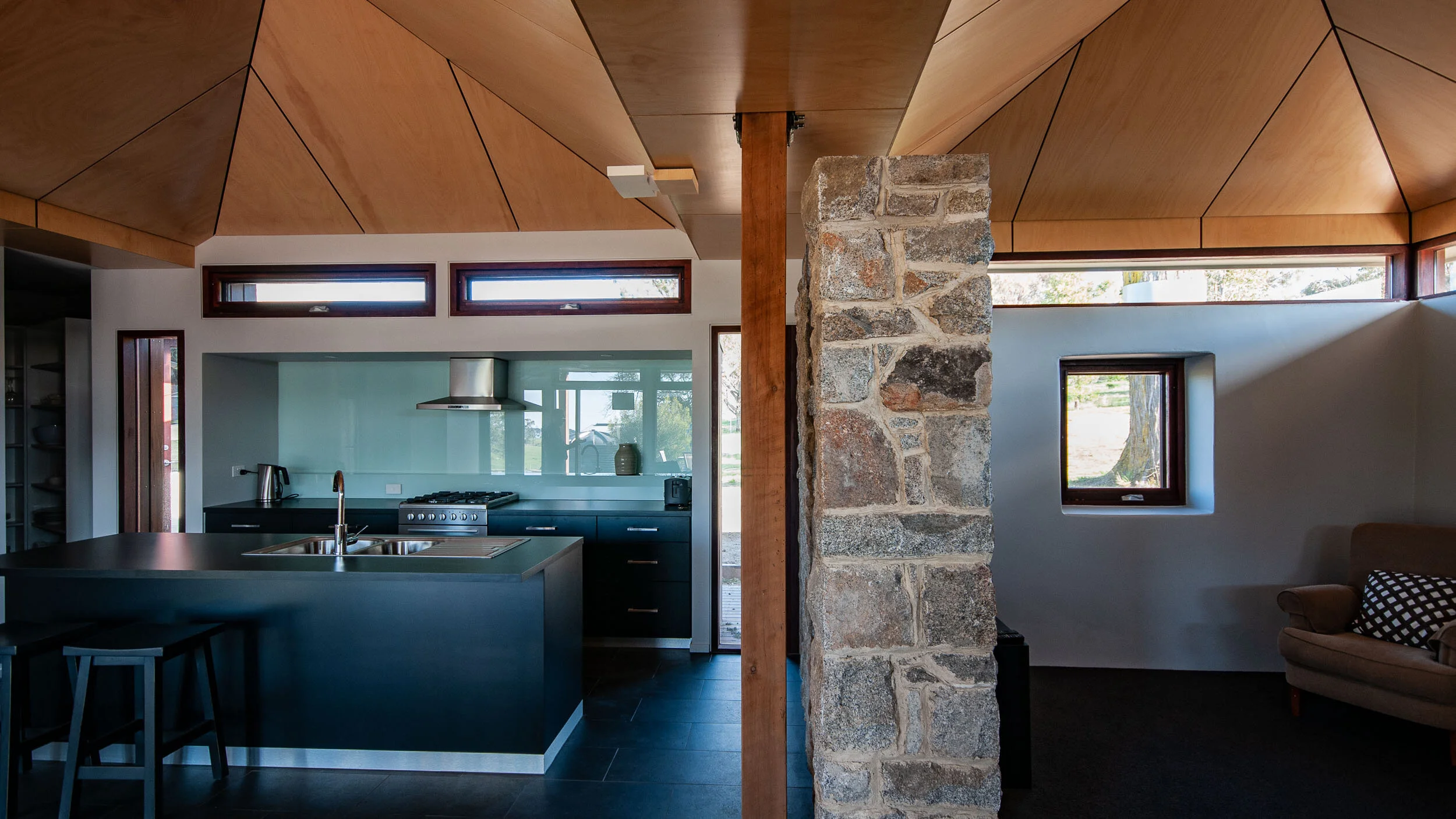 MRA-jackaroo-house-D30_1189_041-1205 Aug14.jpg