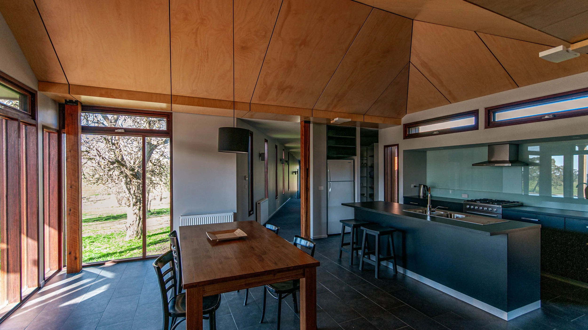 MRA-jackaroo-house-D30_1194_046-1205 Aug14-Edit-2.jpg