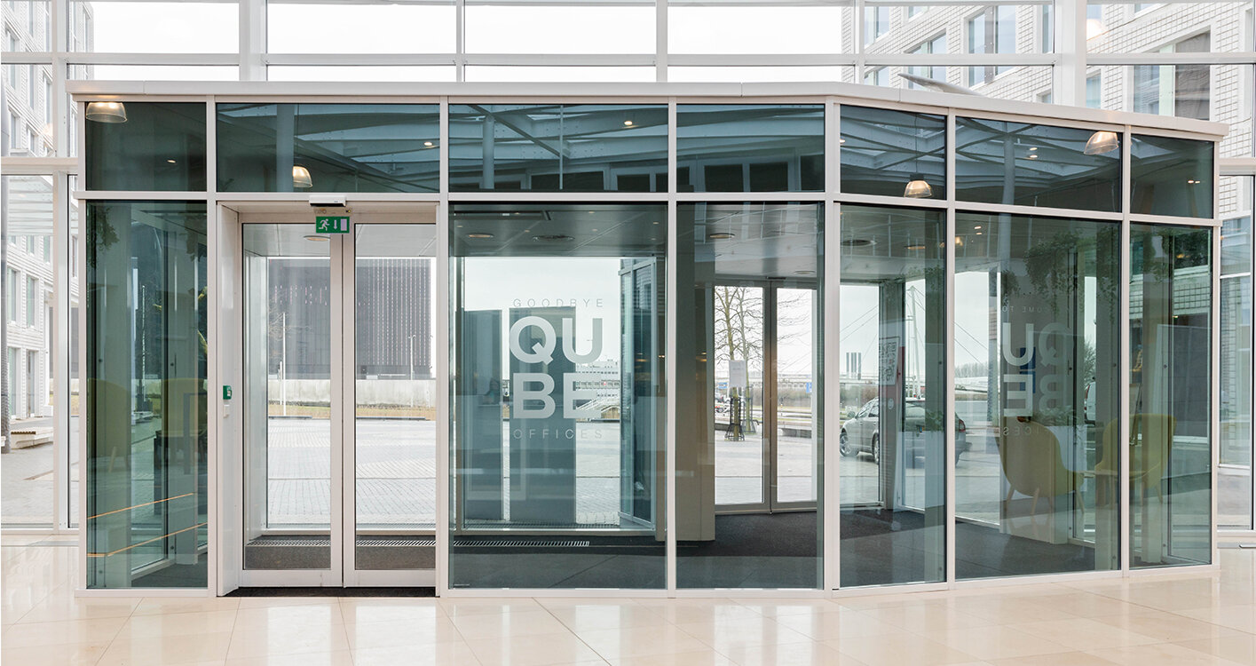 QUBE Offices-Endemol-Syntrus Achmea-Kantoor-Huur-Entree-ontwerp-interieur-signing7.jpg
