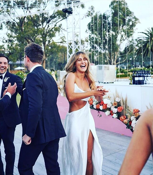 Check out this superstar ⭐️ our gorgeous @stephclairesmith on her amazing wedding day! Congratulations lovely!