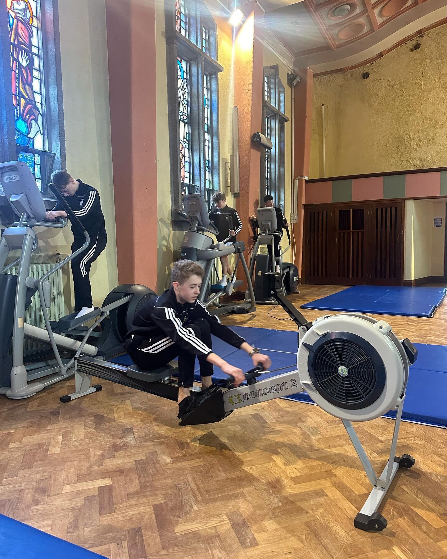 A massive thank you to @gymplus_ireland and Gym Plus Cork for donating some cross trainers and a rowing machine to the school! We look forward to putting these new machines to use in our school gym soon! 👏