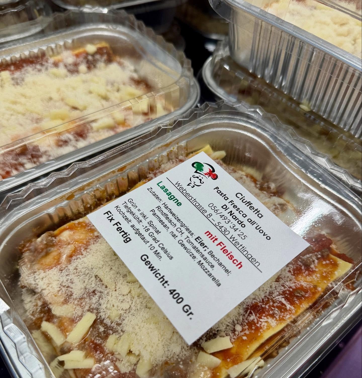 Handgemacht. Tiefgek&uuml;hlt. Unglaublich lecker!🍝
.
Jetzt auch online erh&auml;ltlich😍
.
.
.
.
#lasagna #hausgemachtespezialit&auml;ten #online #schweiz