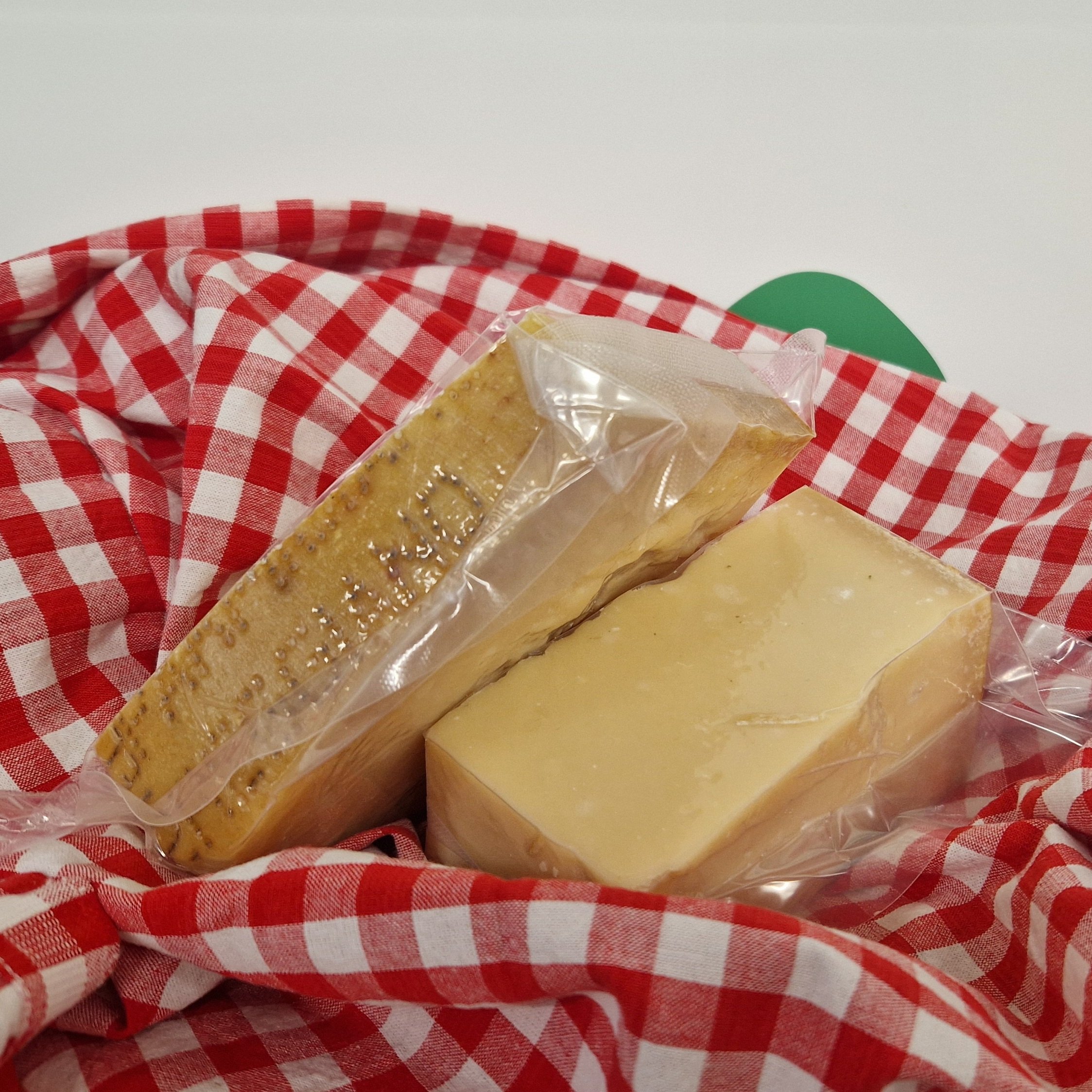 Parmigiano Reggiano am Stück