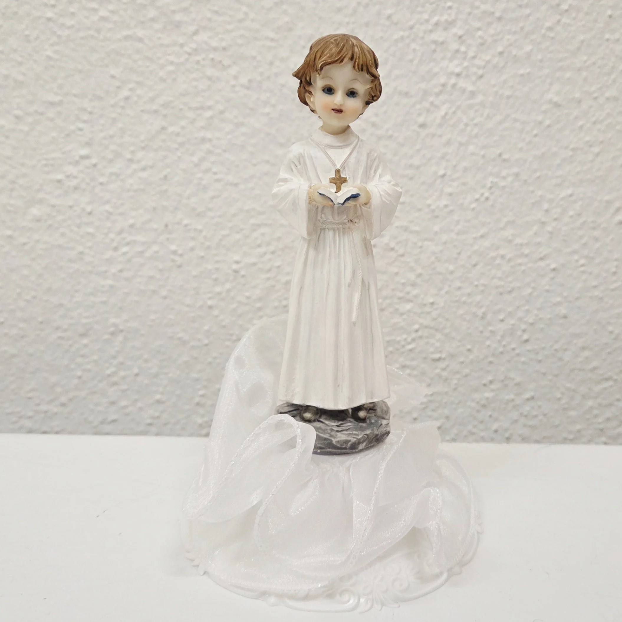 Tortenfigur Heilige Kommunion Junge mit Buch