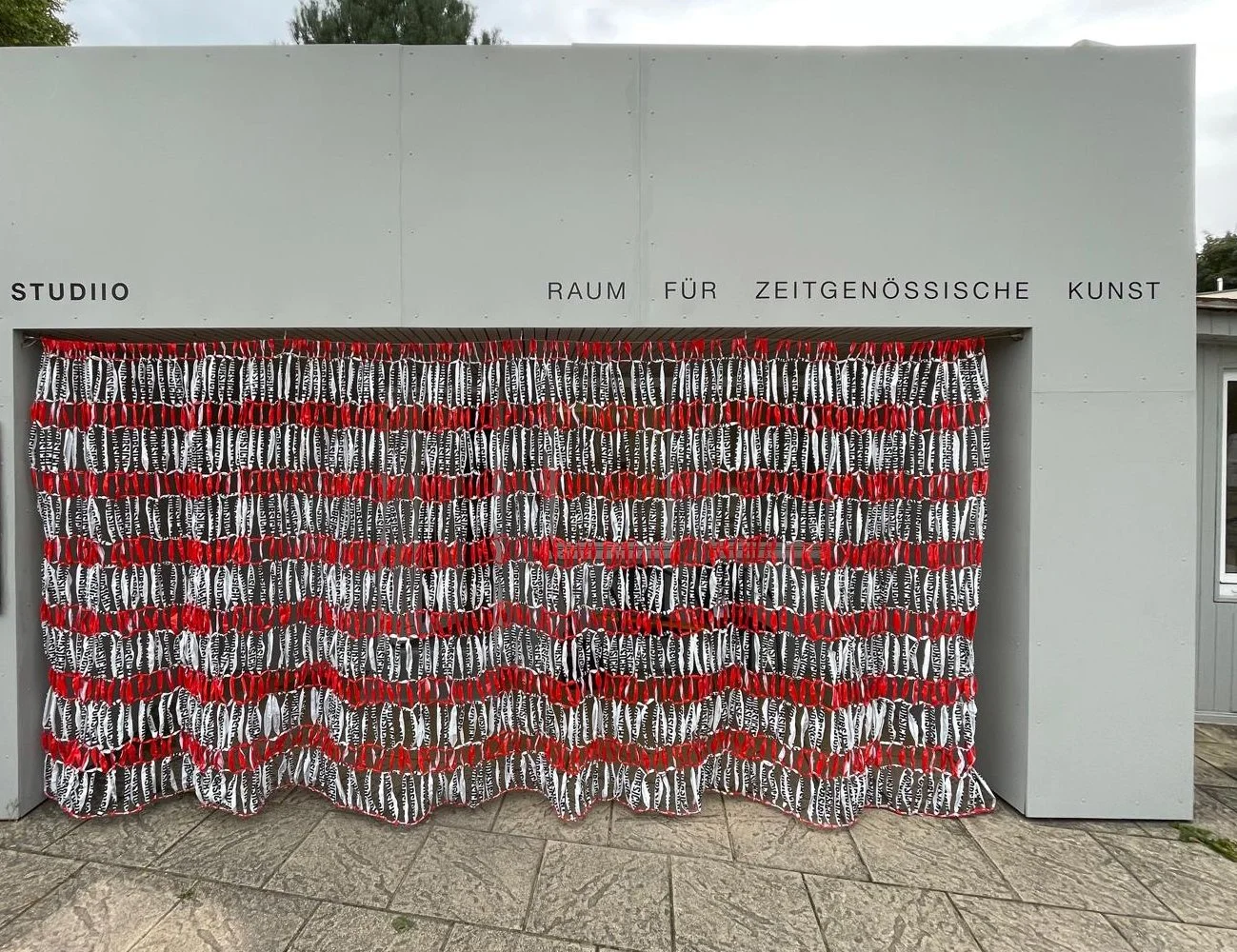 VORSICHT (Caution)