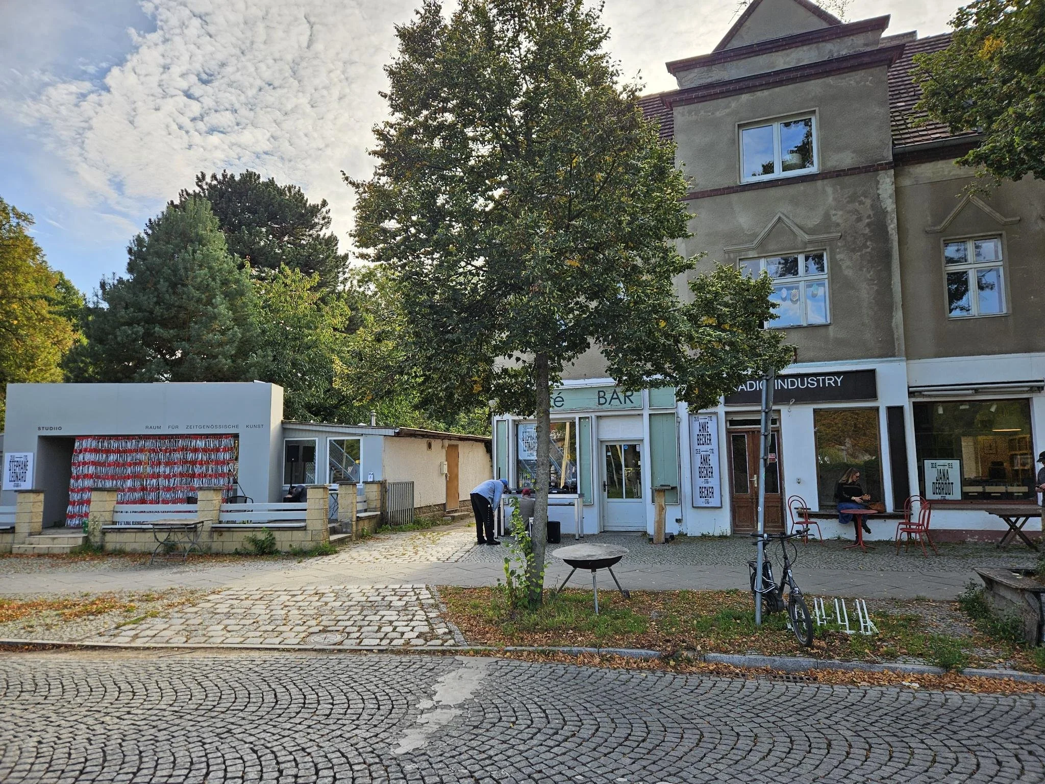  Studio II (Raum für zeitgenössische Kunst) und STRG (Studio für Radio und Grafik) bei Radio Industry an der Schleuse Woltersdorf, Brandenburg.  https://studiozwei.org  