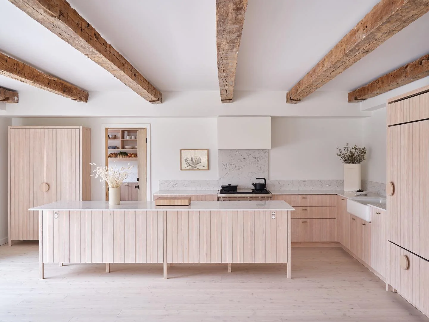 Our favourite county farmhouse is now available for rent!! 

We can&rsquo;t wait to open the doors for you! Mention AMCo. When you go to reserve you stay direct through @thecronkfarmhouse  and receive a 10% discount on your rental. 

Offer available 