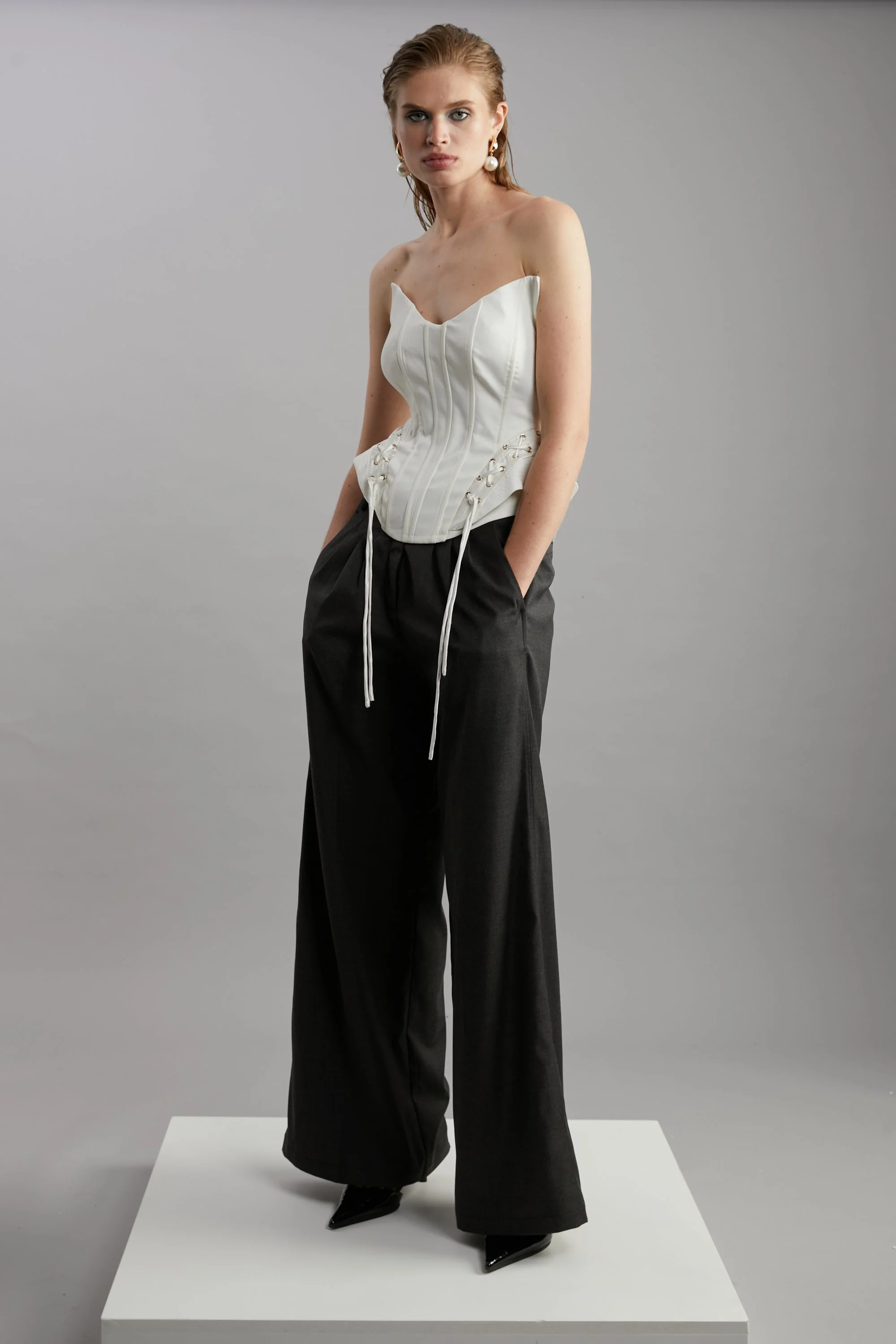 KM_AW 24 LIGHTING REFRESH_12_06_24_ELLA_HW0941.jpg